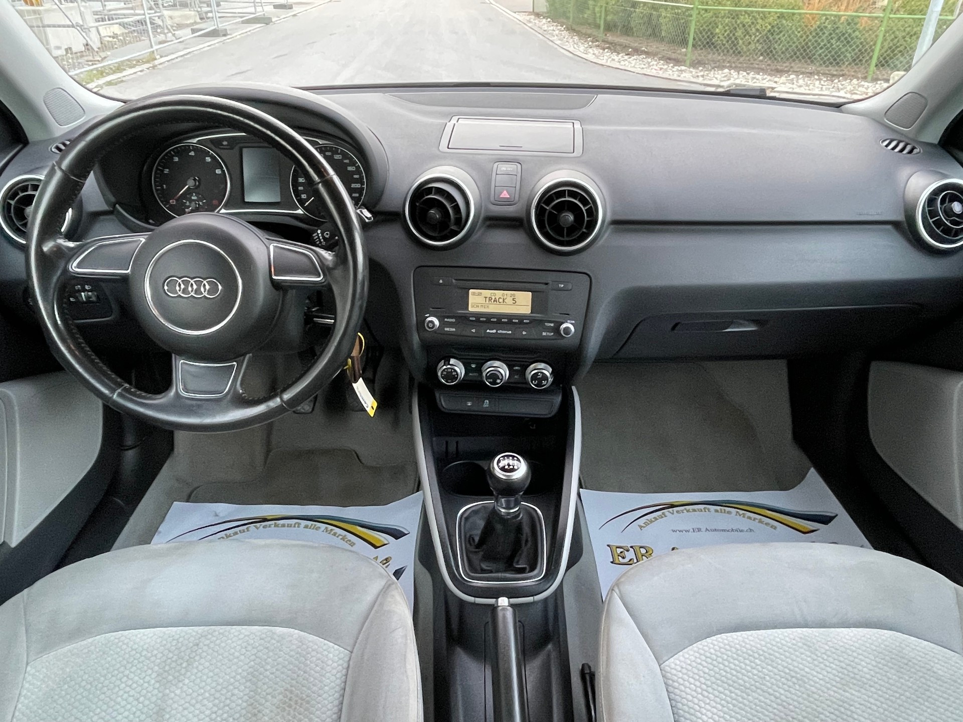 AUDI A1 1.4 TFSI Attraction-image-11