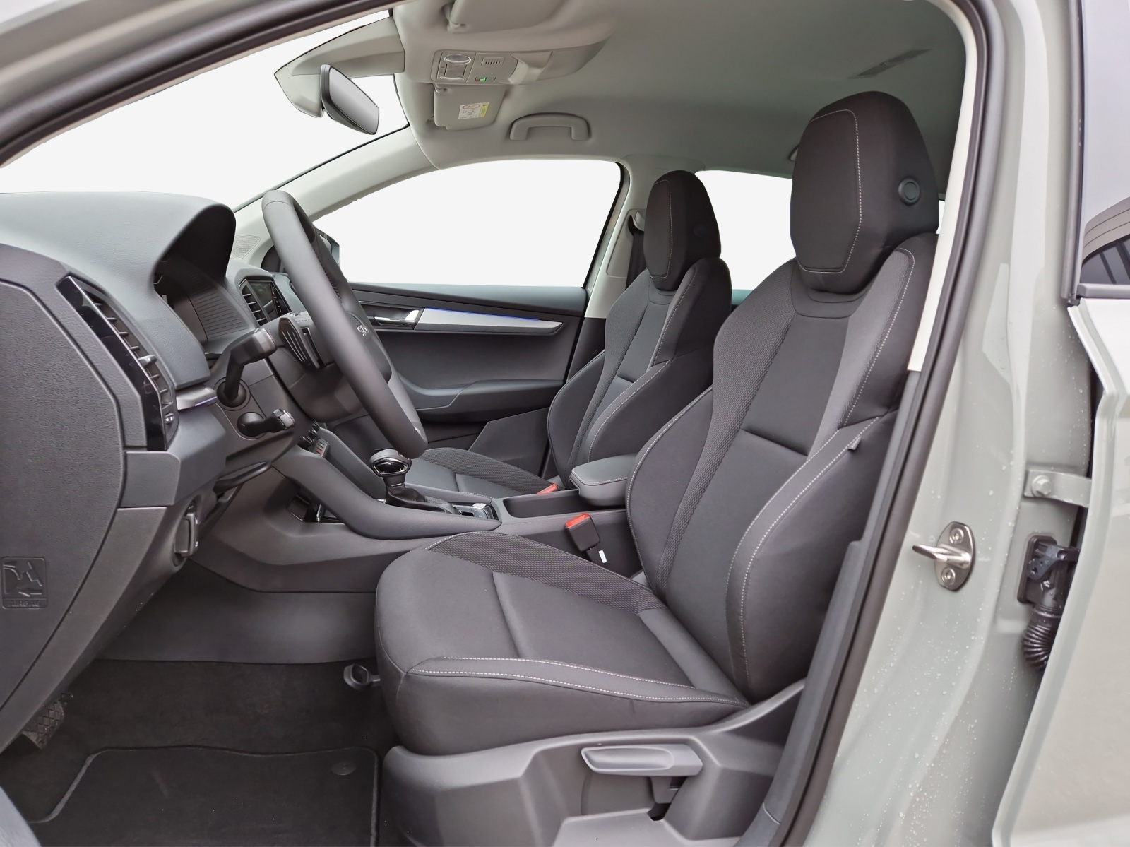 SKODA Karoq 1.5 TSI Selection DSG-image-7