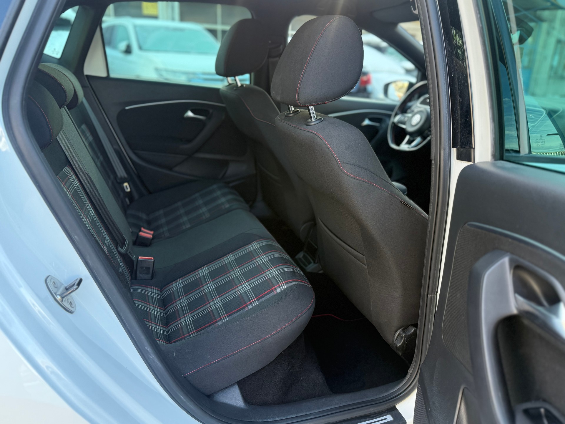 VW Polo 1.8 TSI GTI 230-image-7