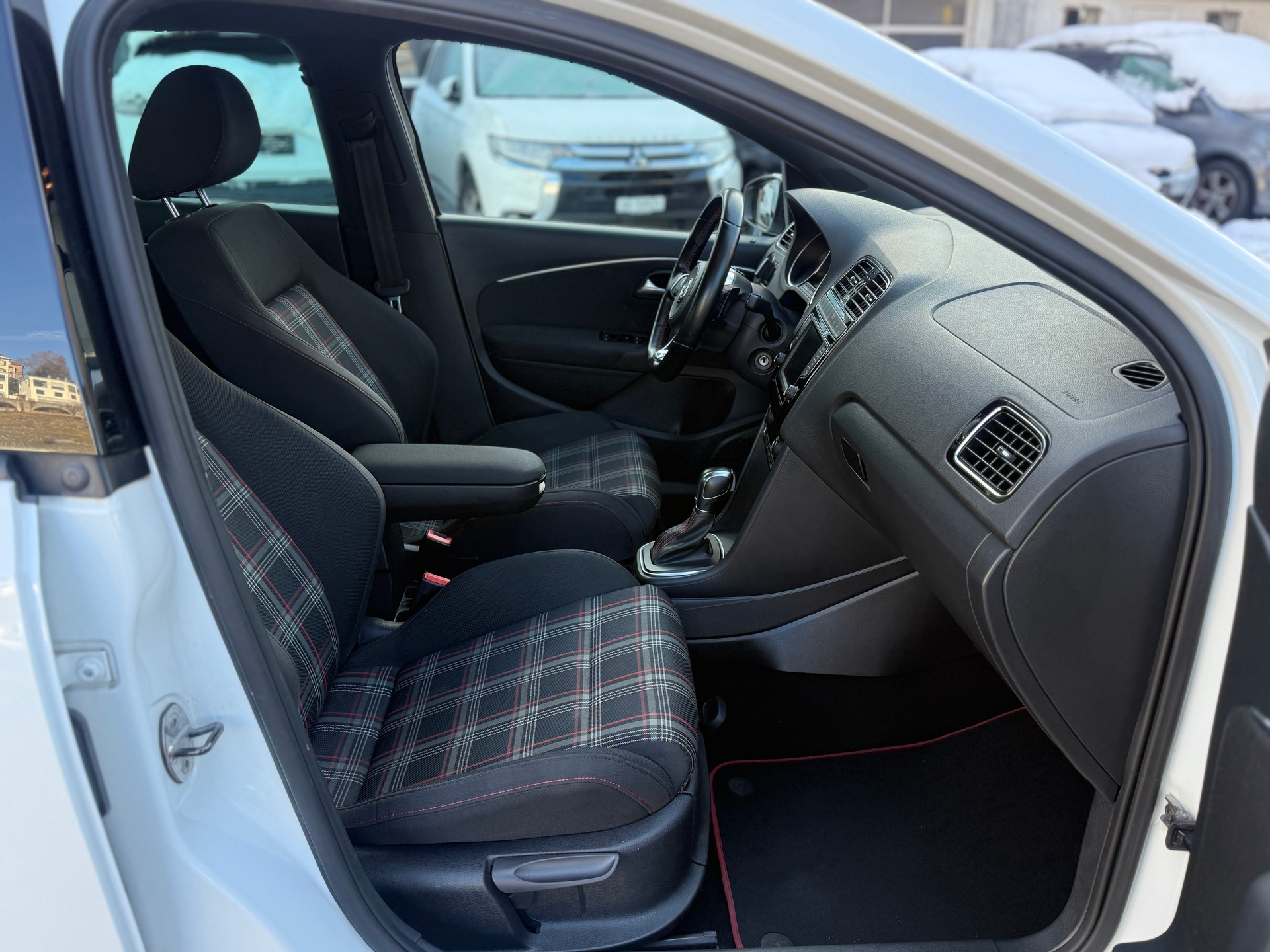 VW Polo 1.8 TSI GTI 230-image-6