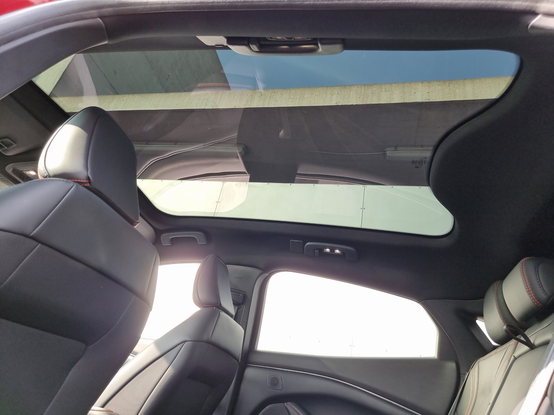 FORD Mustang Mach-E Extended First Edition AWD-image-12