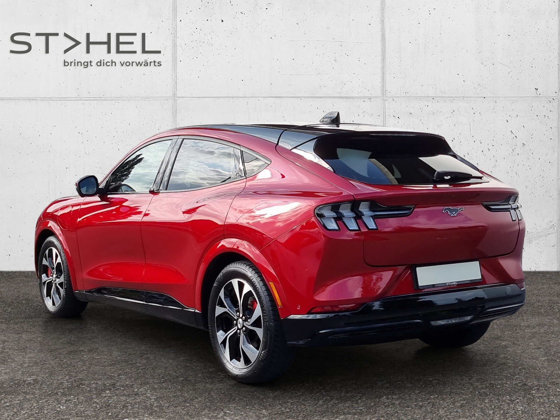 FORD Mustang Mach-E Extended First Edition AWD-image-2