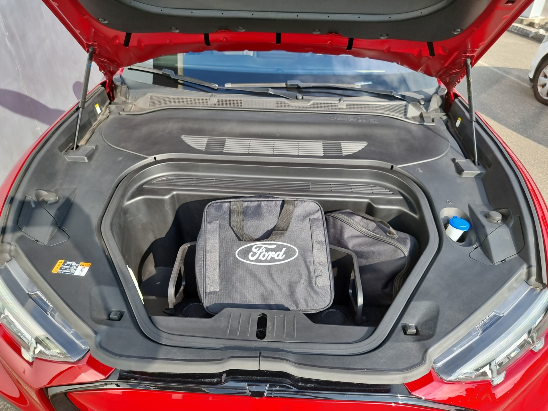 FORD Mustang Mach-E Extended First Edition AWD-image-14