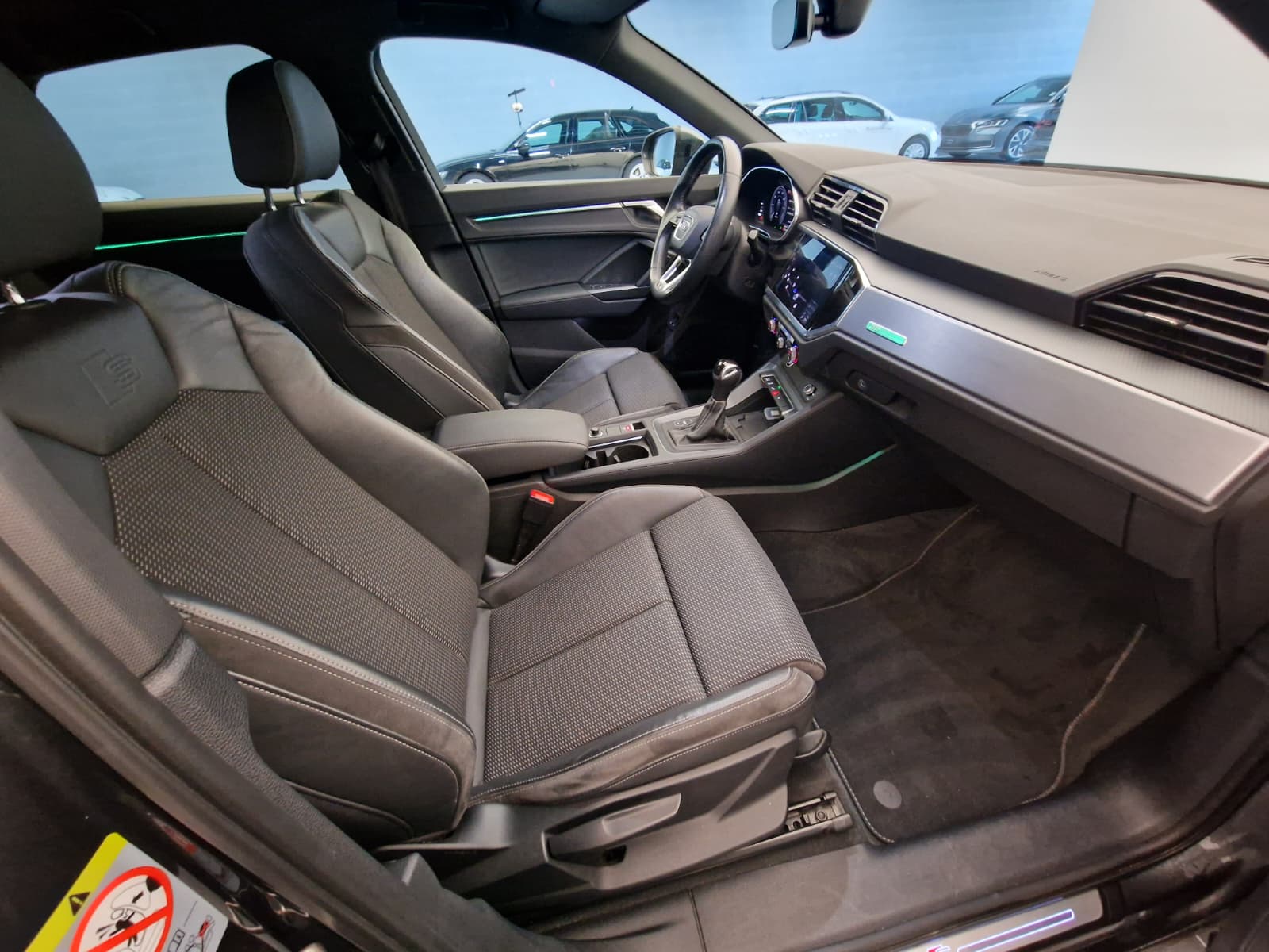 AUDI Q3 Sportback 45 TFSI e S line S-tronic-image-13