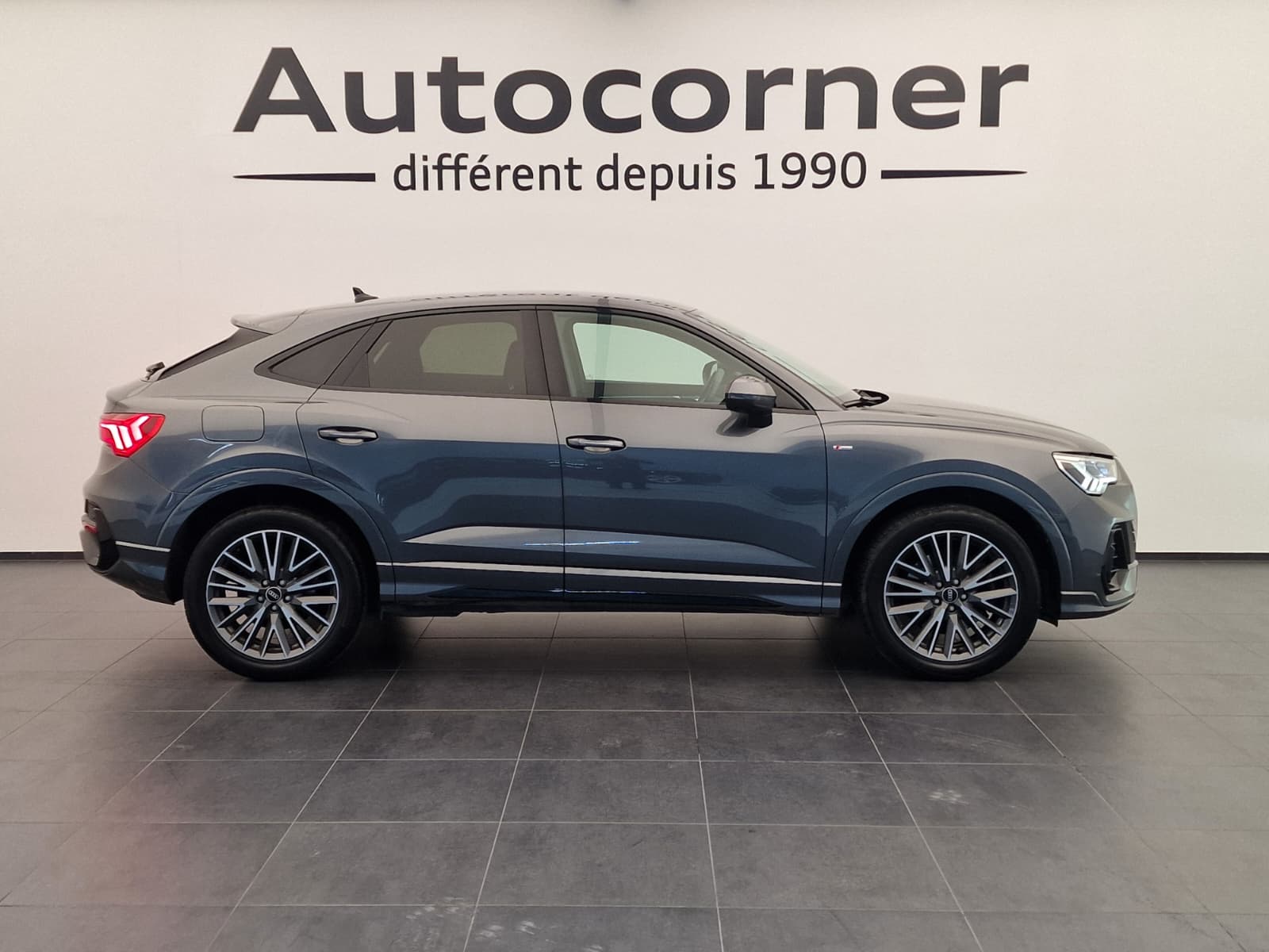AUDI Q3 Sportback 45 TFSI e S line S-tronic-image-5