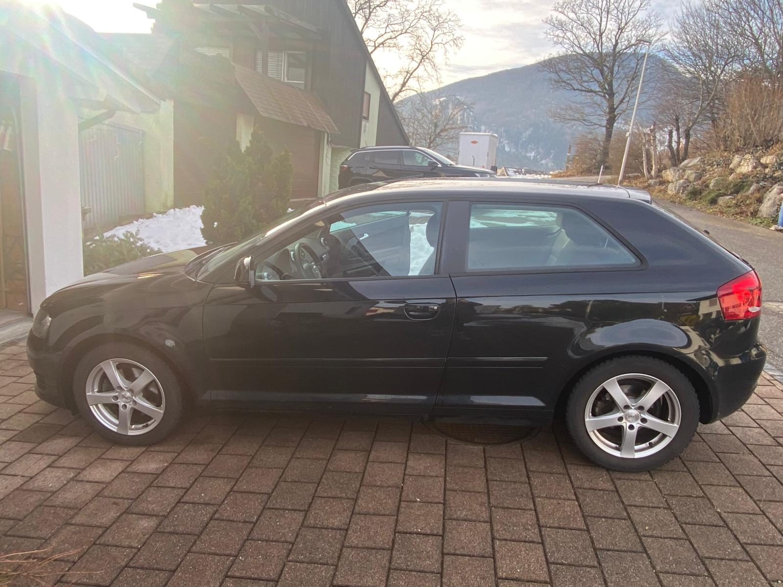 AUDI A3 1.4 TFSI Start Plus-image-0