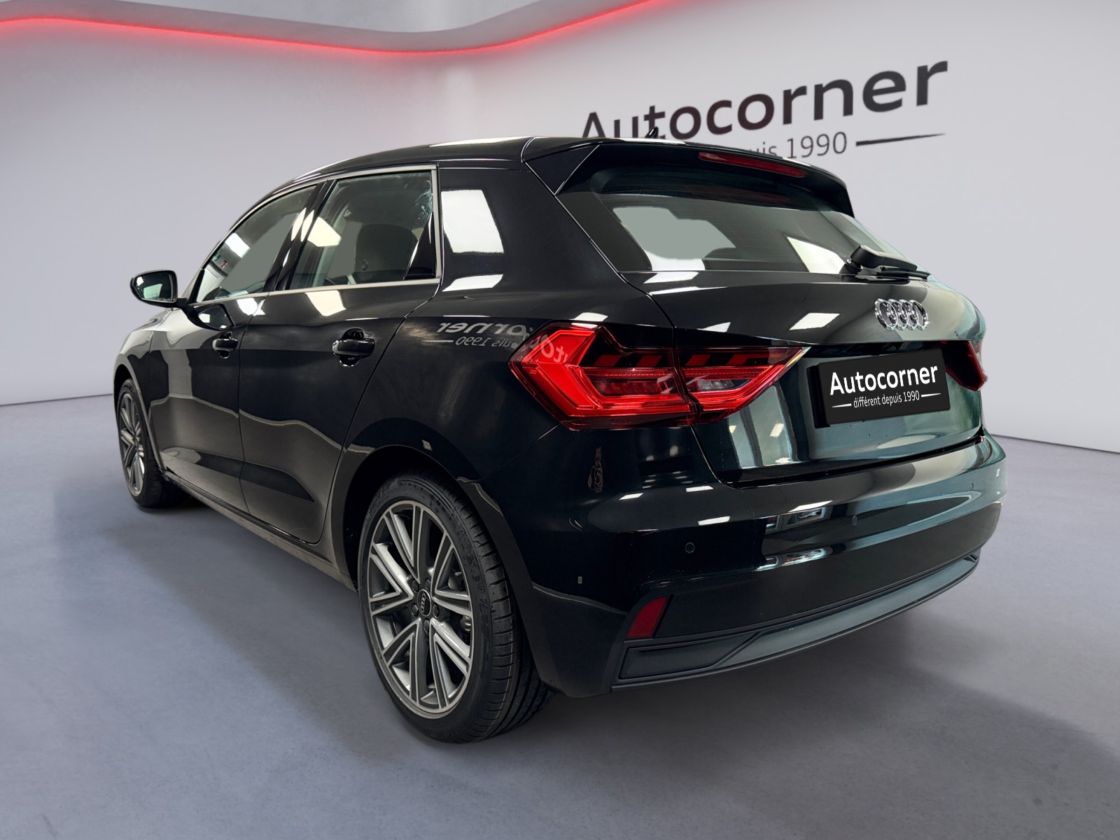 AUDI A1 Sportback 30 TFSI Attraction S-tronic-image-2