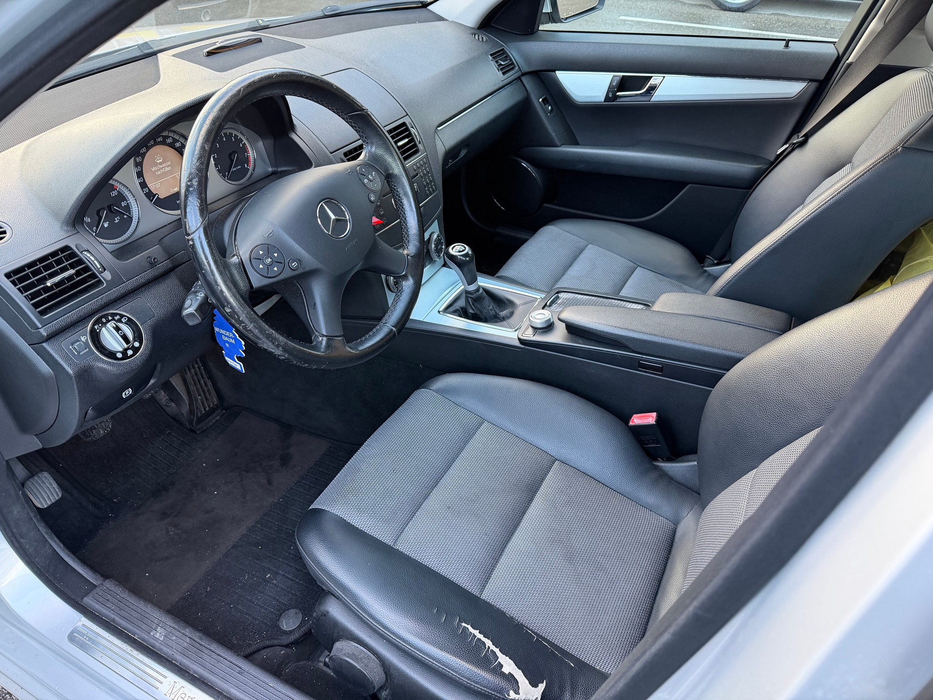 MERCEDES-BENZ C 180 Kompressor Avantgarde-image-8