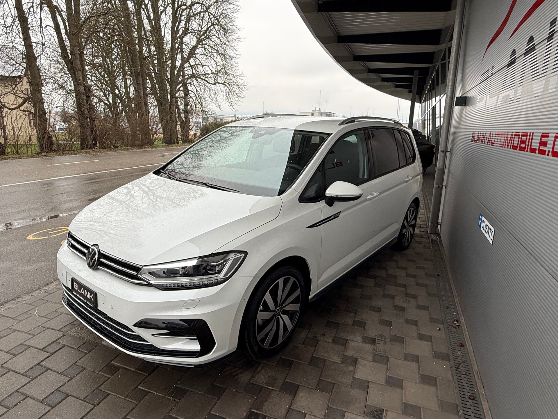 VW Touran 1.5 TSI EVO Comfortline DSG / VENDUE VERKAUFT-image-2