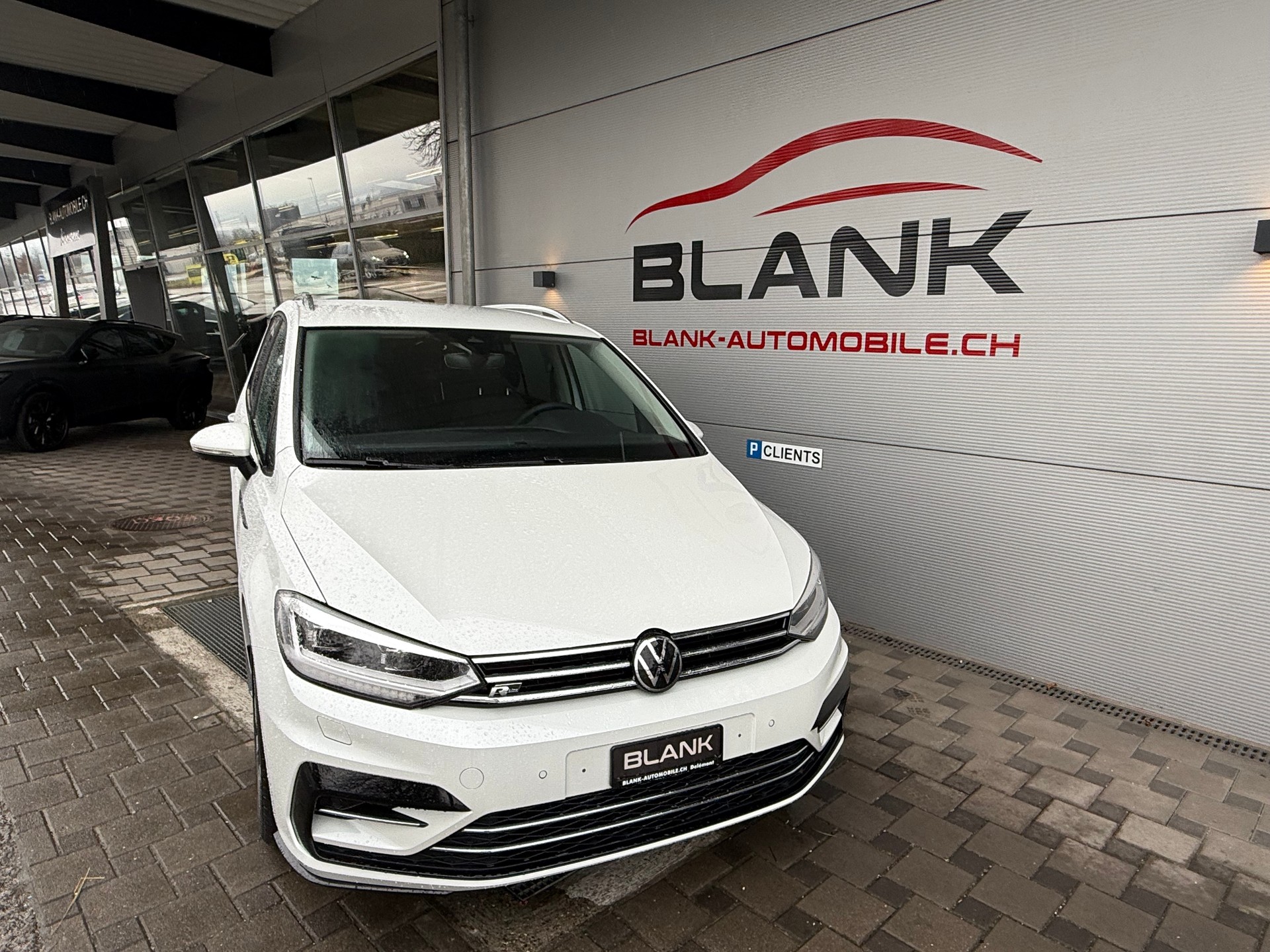 VW Touran 1.5 TSI EVO Comfortline DSG / VENDUE VERKAUFT-image-1