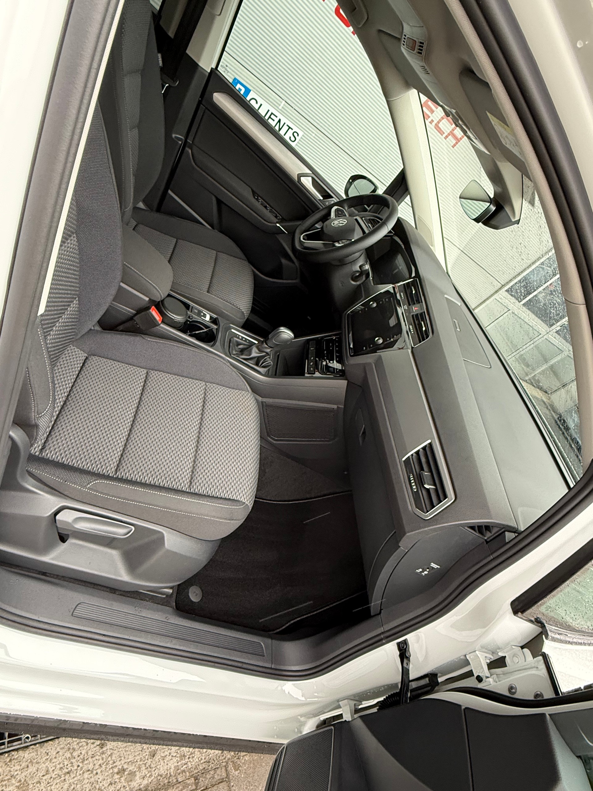 VW Touran 1.5 TSI EVO Comfortline DSG / VENDUE VERKAUFT-image-8