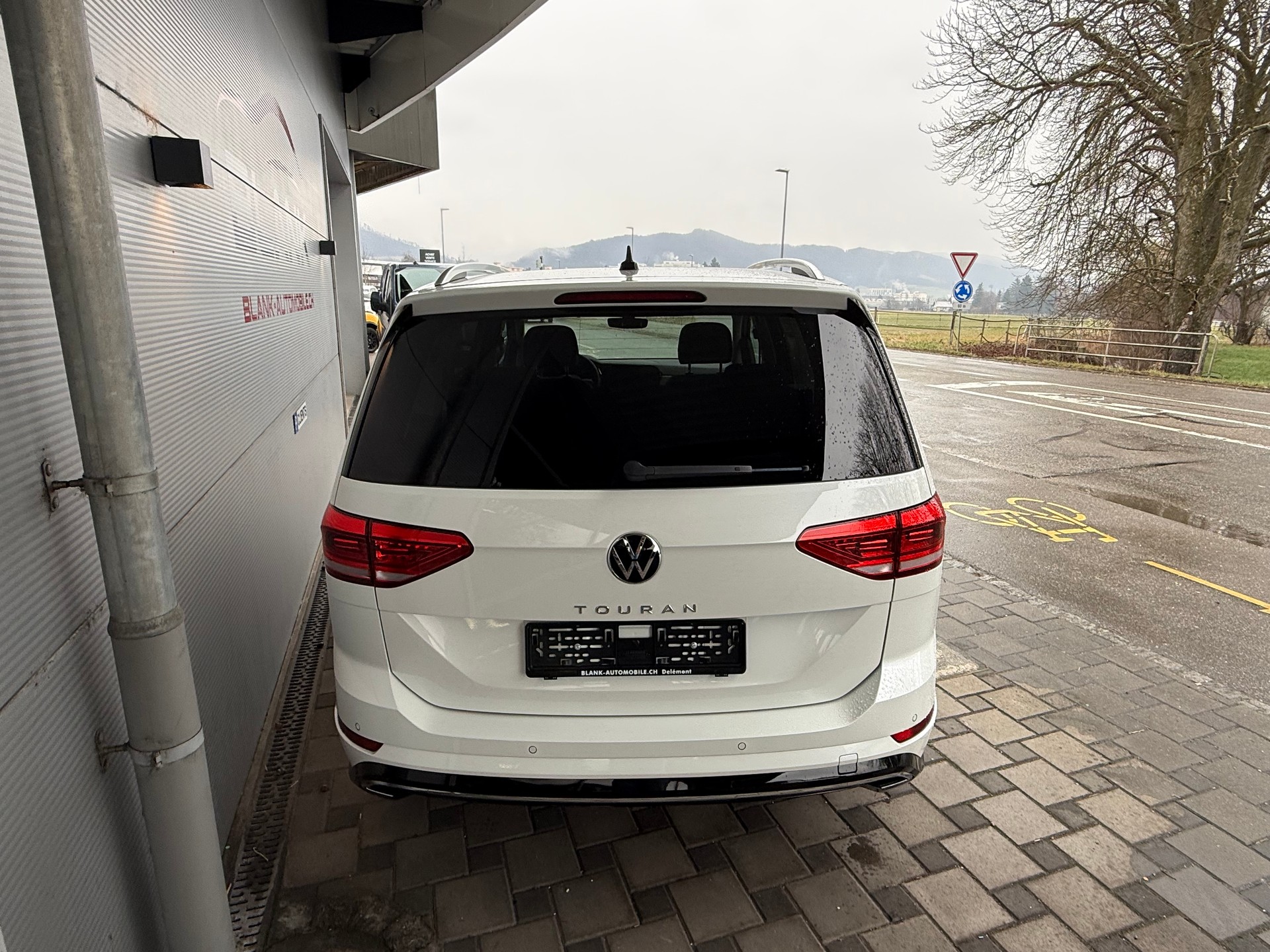 VW Touran 1.5 TSI EVO Comfortline DSG / VENDUE VERKAUFT-image-4