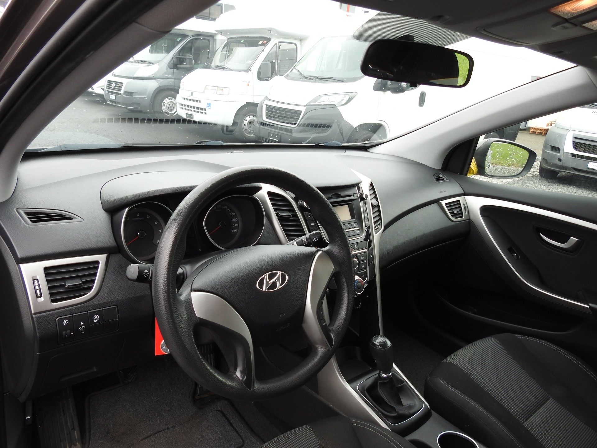 HYUNDAI i30 1.4 Comfort-image-12