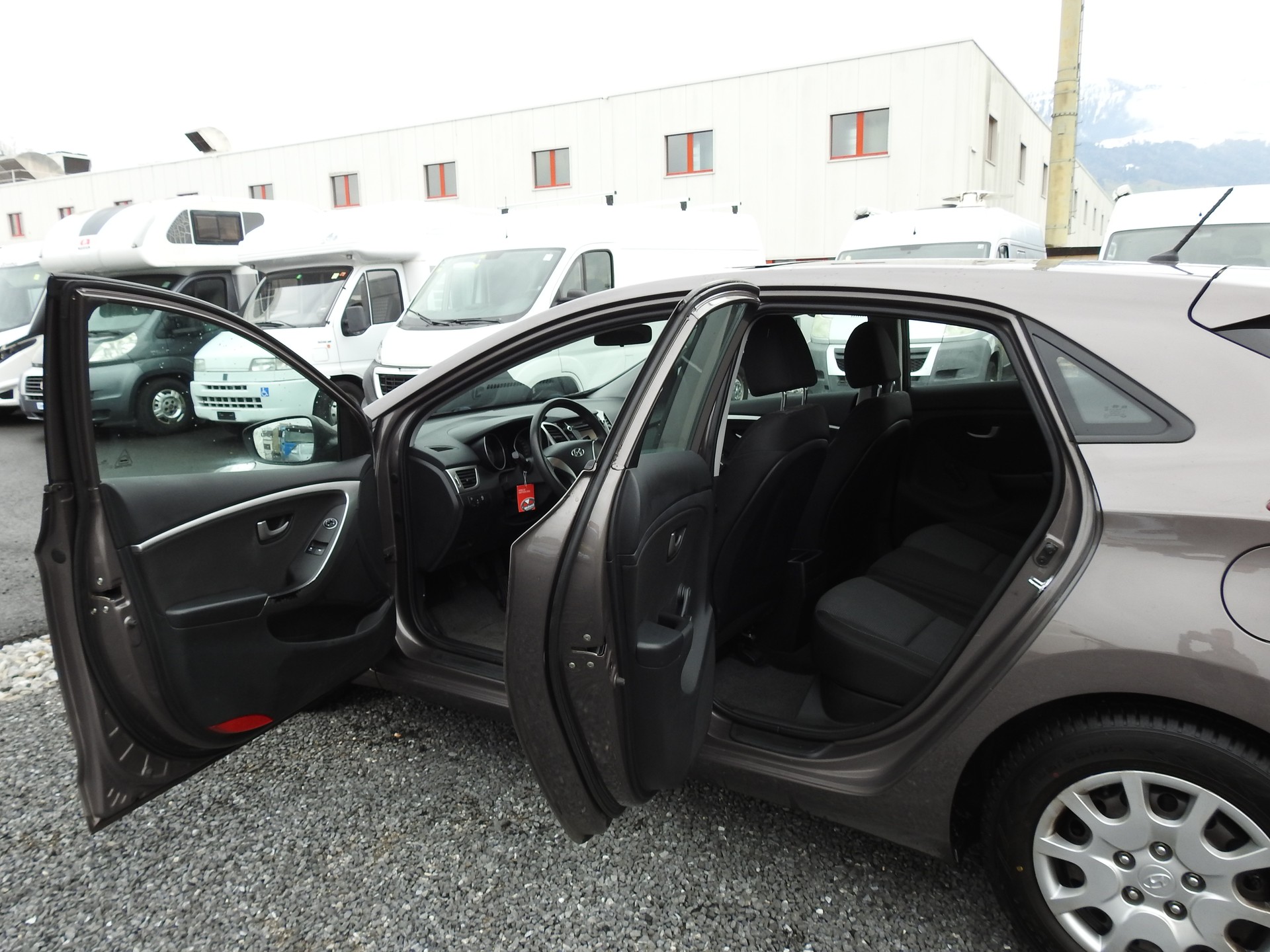 HYUNDAI i30 1.4 Comfort-image-14