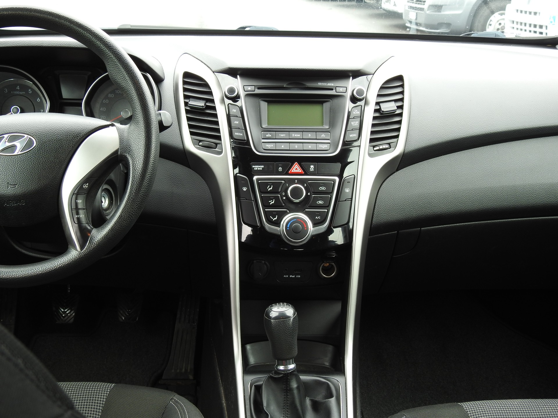 HYUNDAI i30 1.4 Comfort-image-16