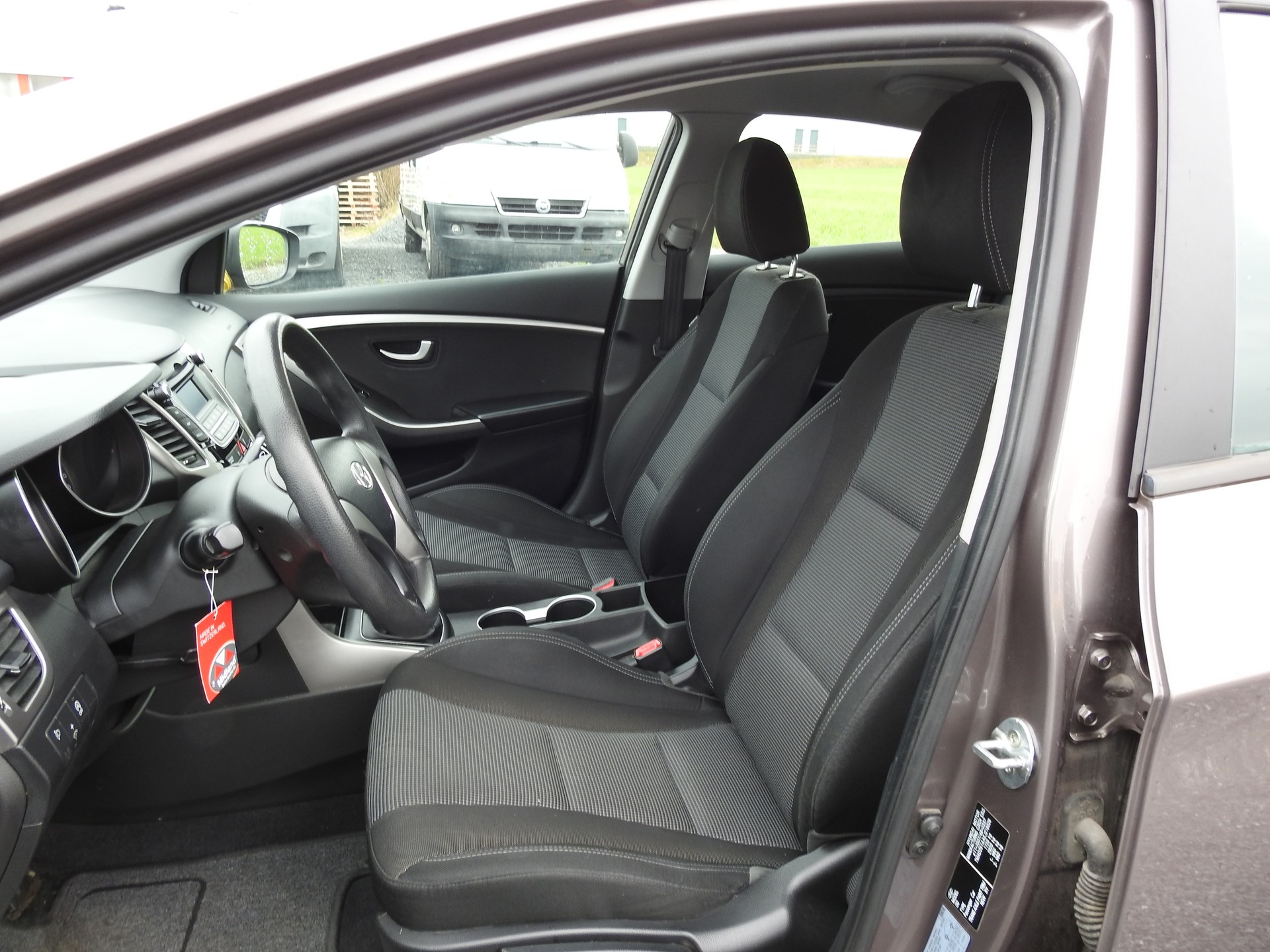 HYUNDAI i30 1.4 Comfort-image-11
