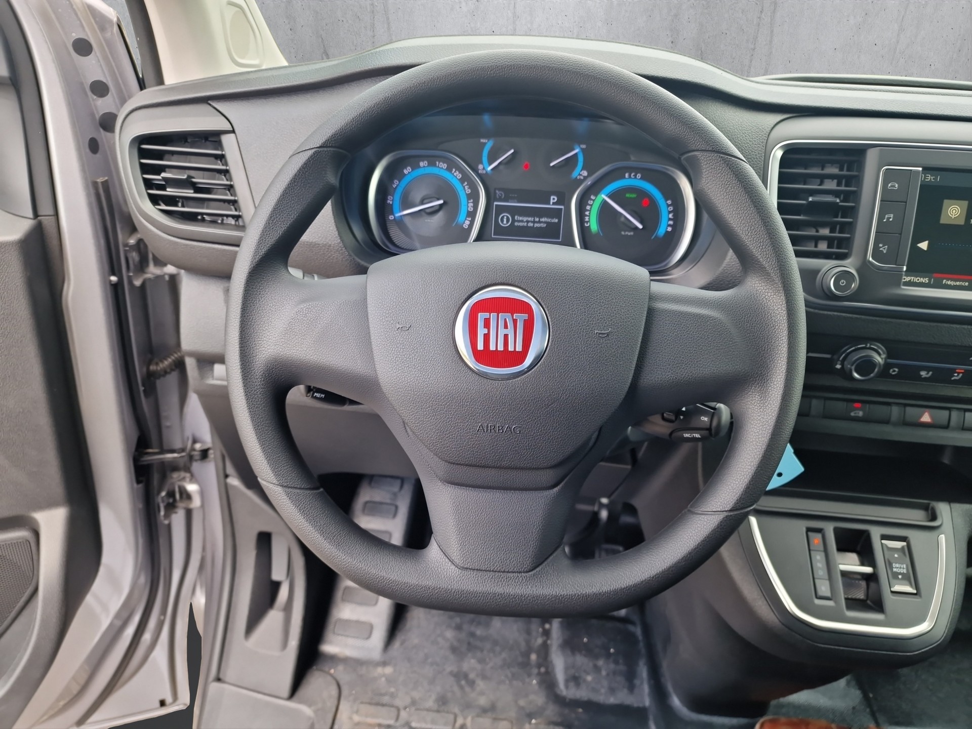 FIAT E-Scudo fourg. L2 75 kWh Swiss Edition-image-7