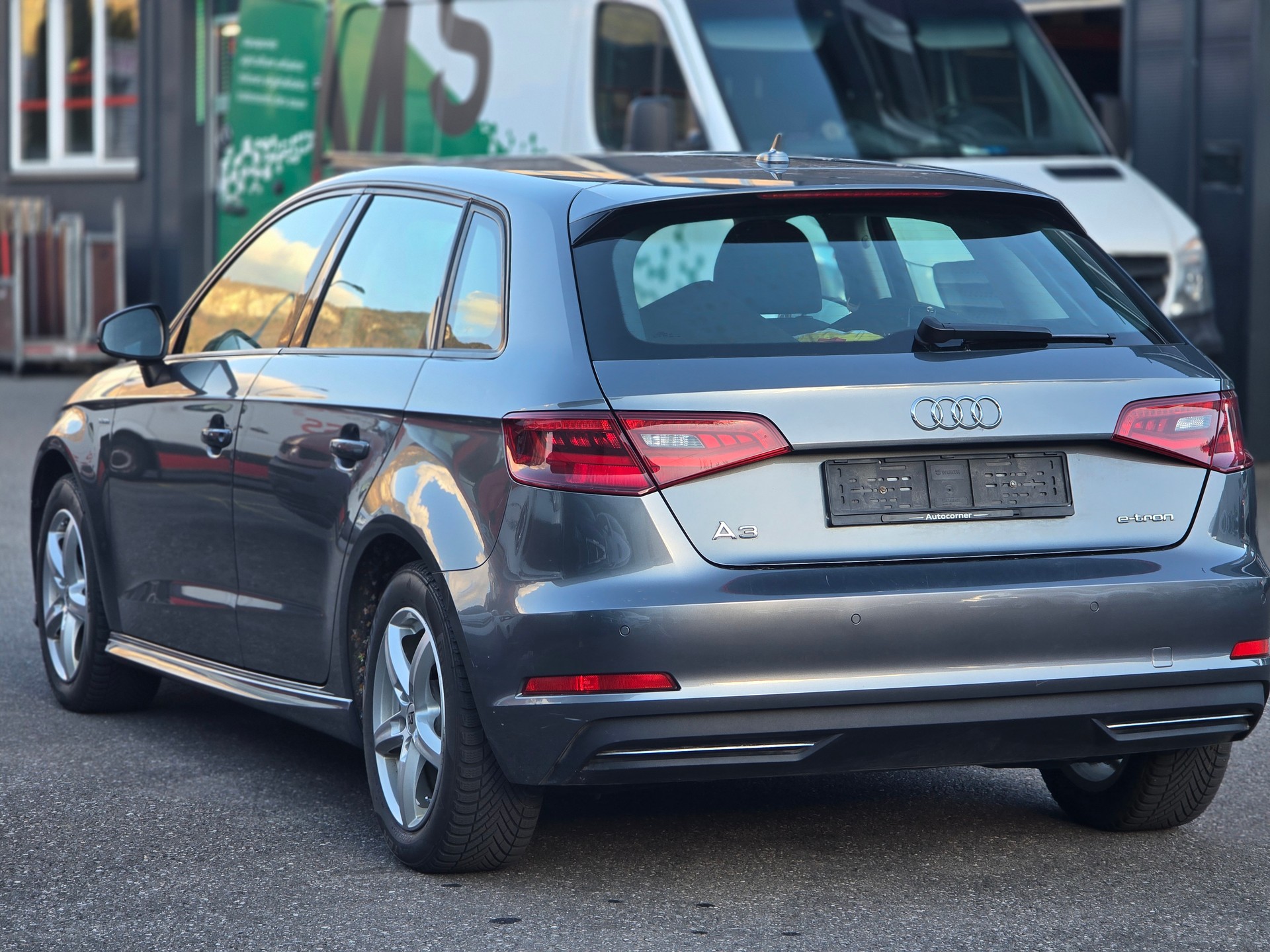 AUDI A3 Sportback 1.4 e-tron Ambition S-tronic-image-6