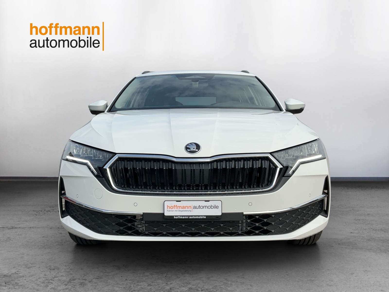 SKODA Octavia Combi 2.0 TDI DSG Selection-image-1