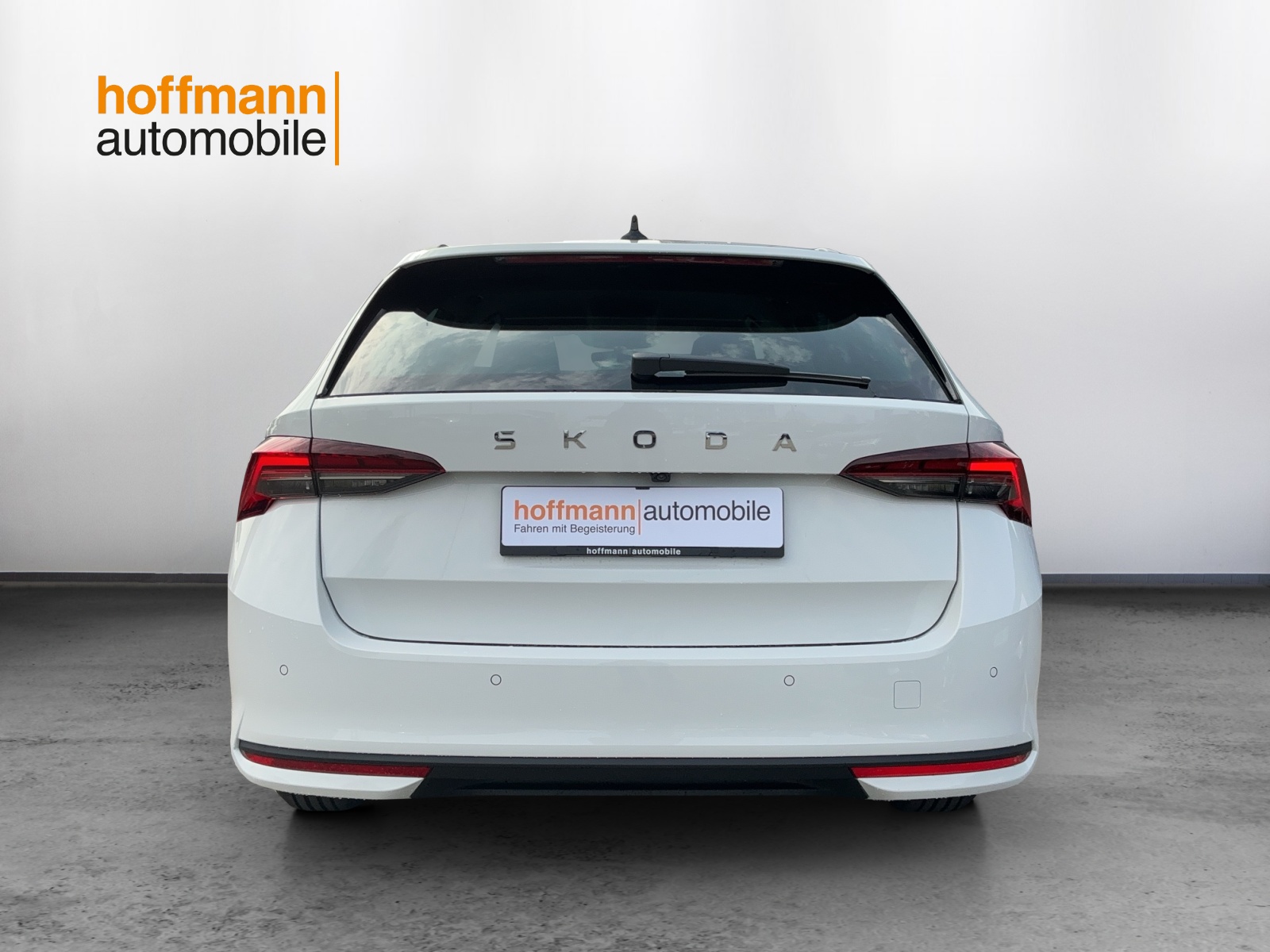 SKODA Octavia Combi 2.0 TDI DSG Selection-image-4