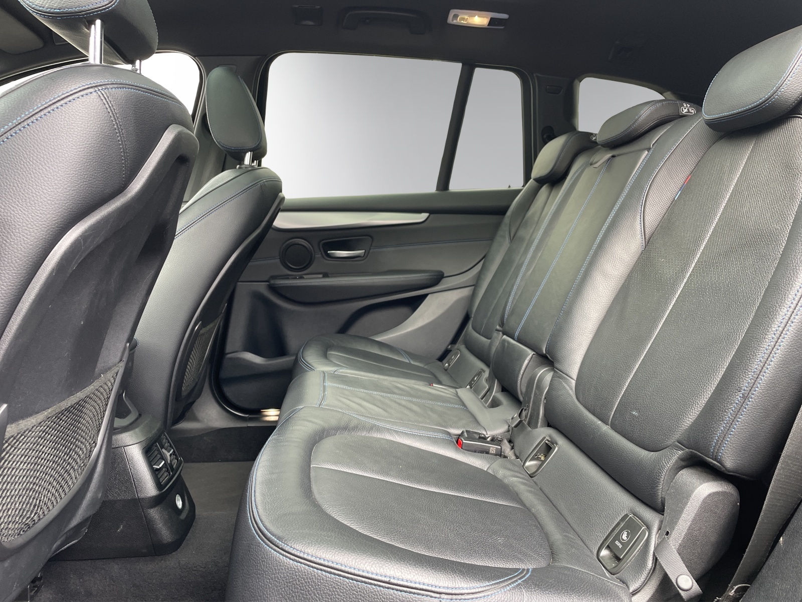 BMW 218d Gran Tourer Steptronic M Sport-image-10