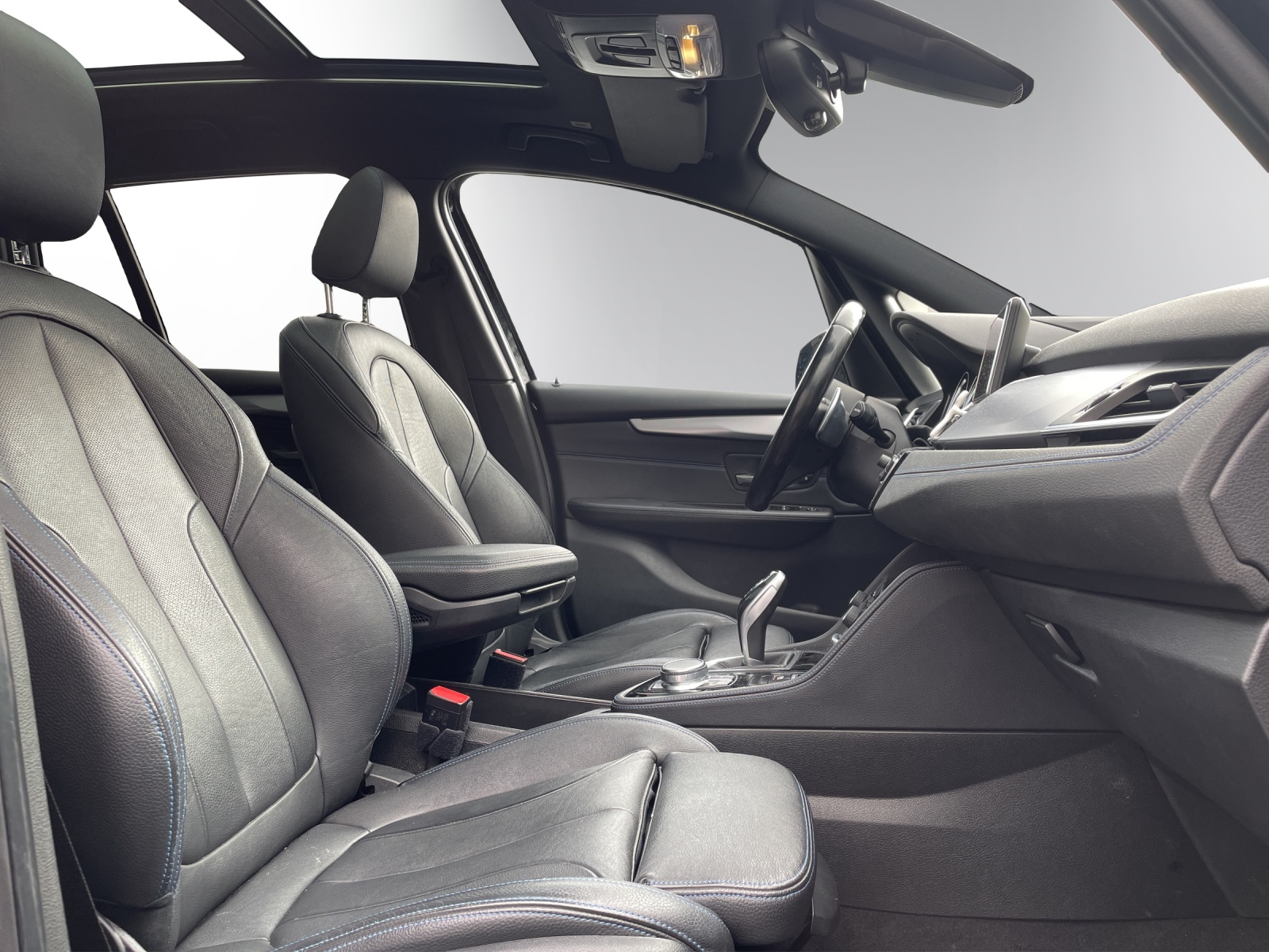 BMW 218d Gran Tourer Steptronic M Sport-image-11