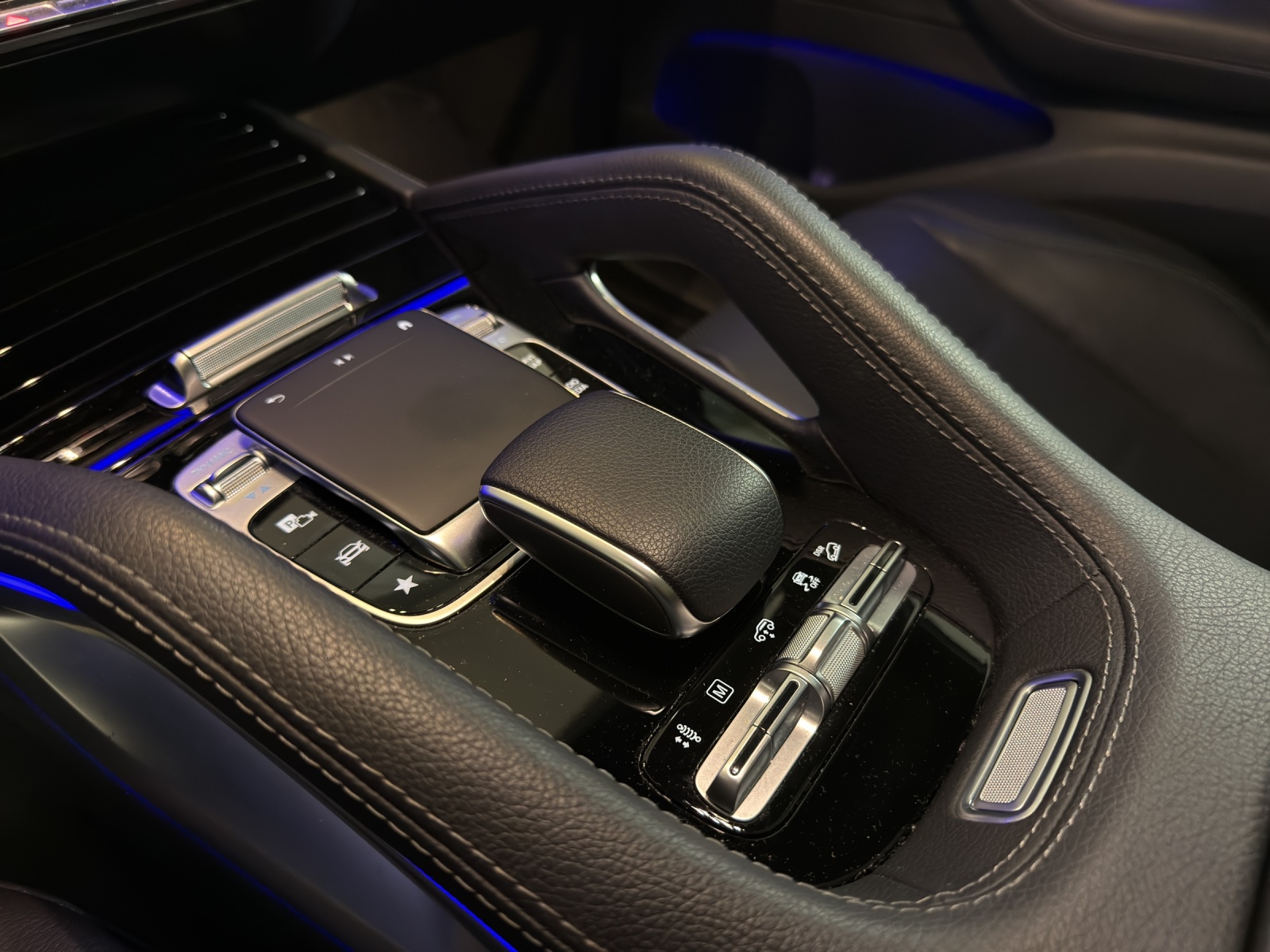 MERCEDES-BENZ GLE 580 4Matic AMG Line 9G-Tronic-image-13