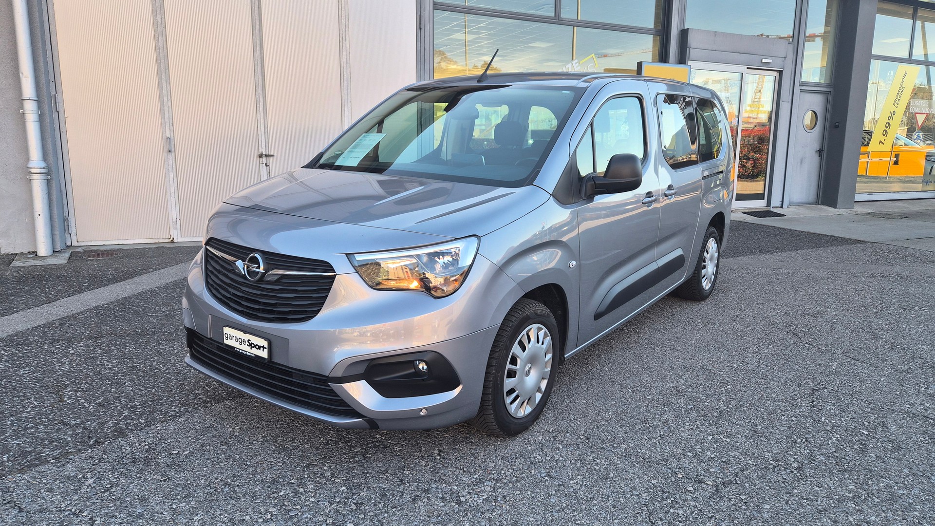 OPEL Combo Life XL 1.2 Edition-image-1
