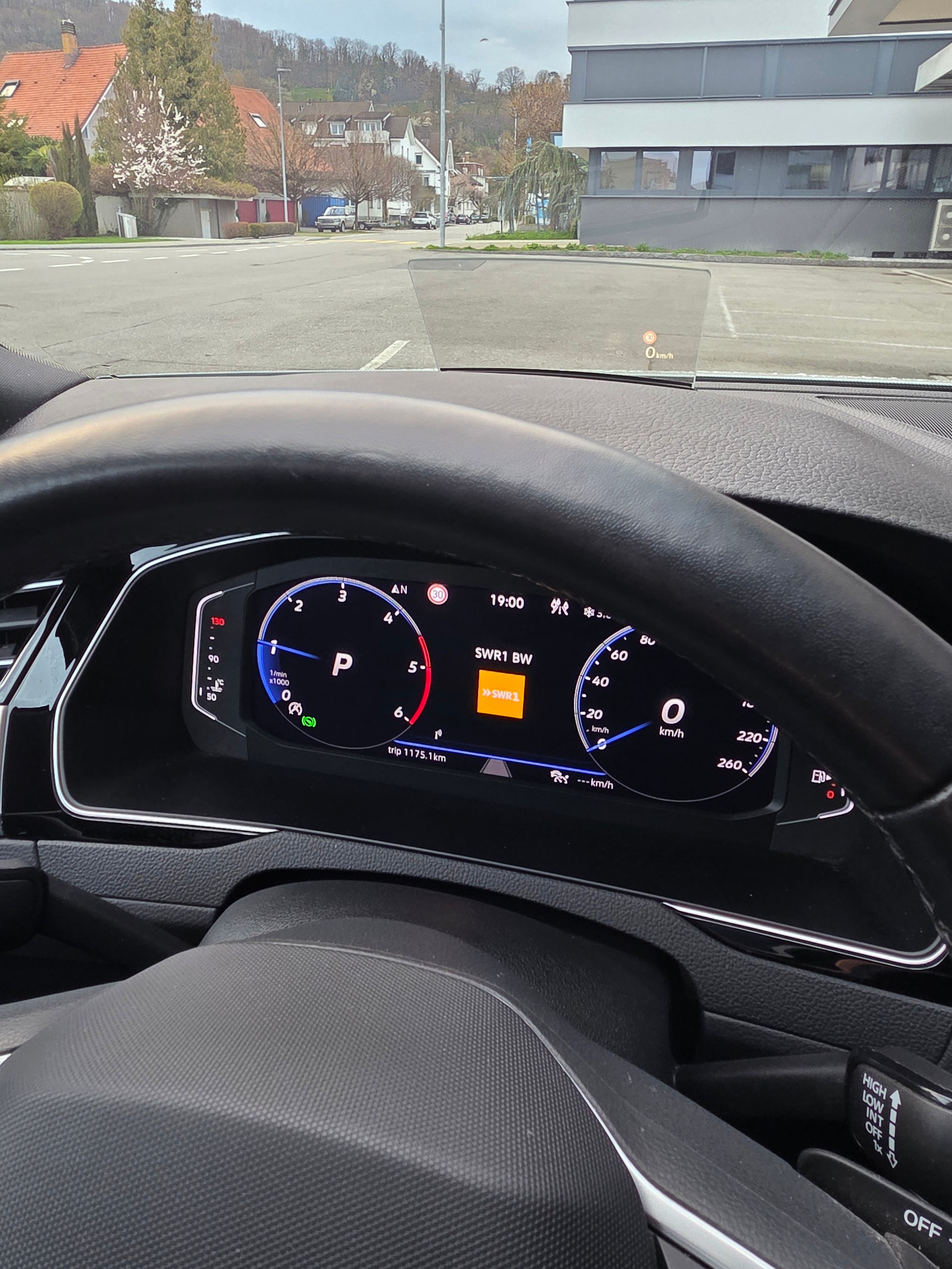 VW Passat 2.0 TDI BMT Elegance 4Motion DSG-image-9