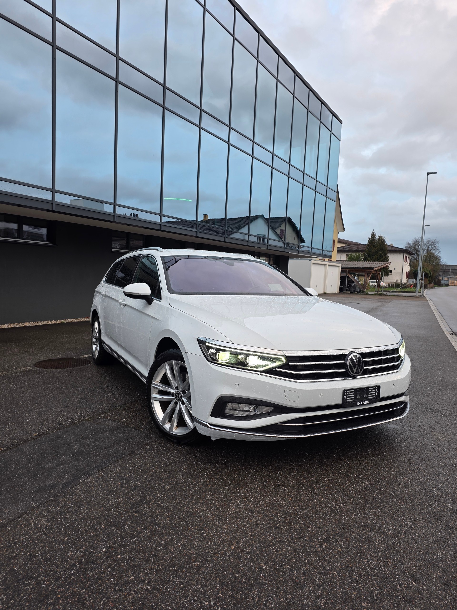 VW Passat 2.0 TDI BMT Elegance 4Motion DSG-image-0