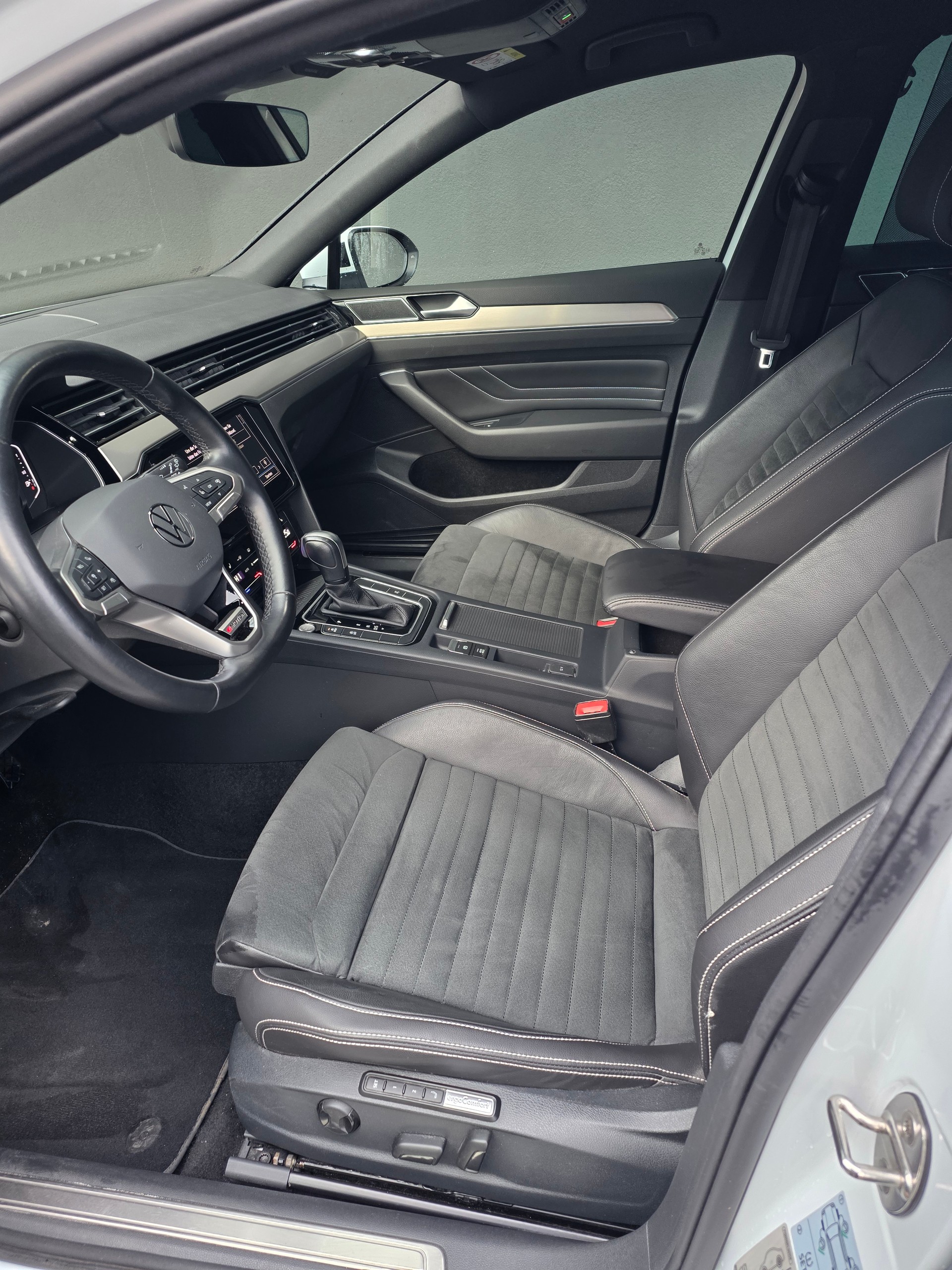 VW Passat 2.0 TDI BMT Elegance 4Motion DSG-image-6