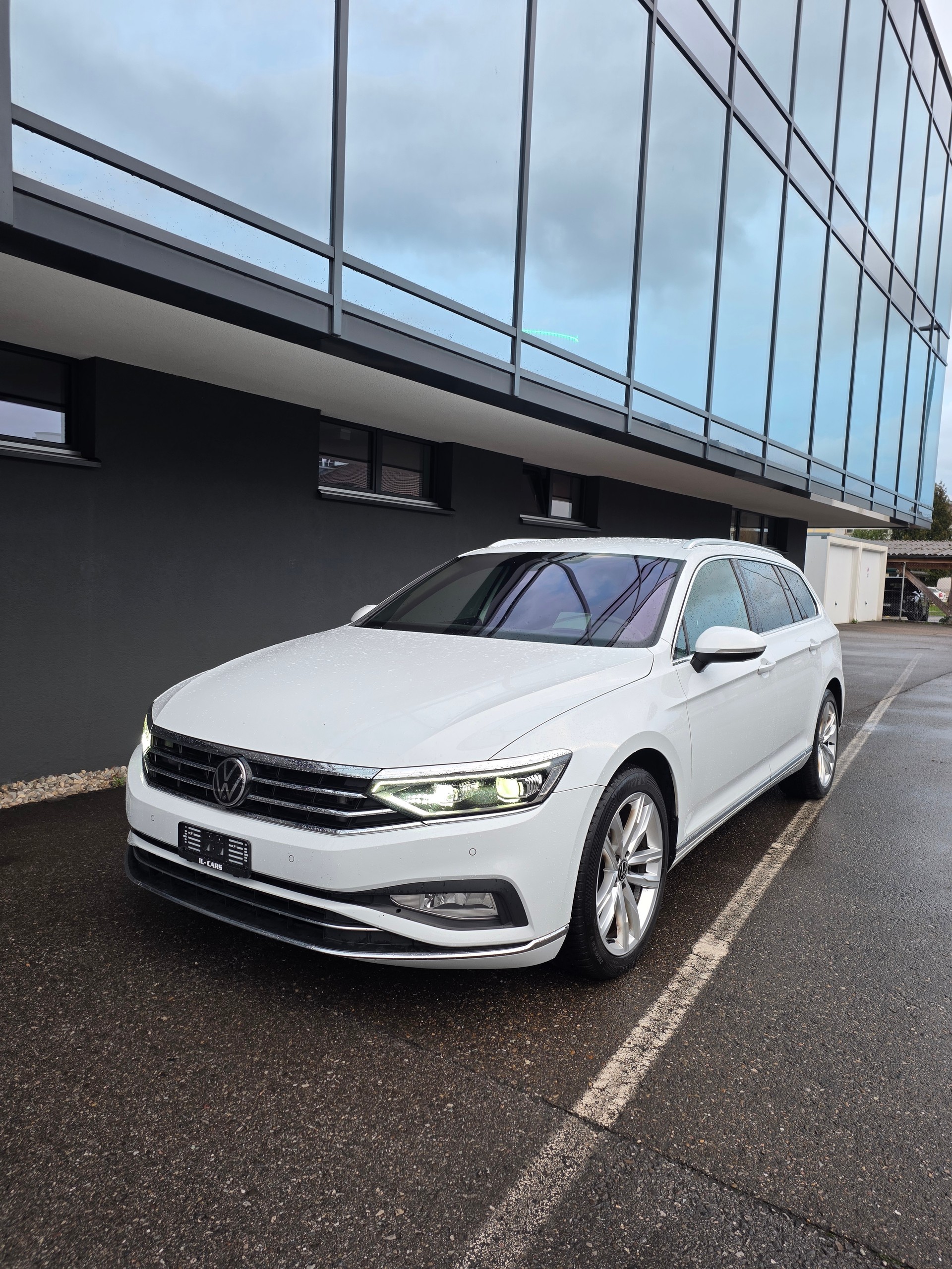 VW Passat 2.0 TDI BMT Elegance 4Motion DSG-image-5