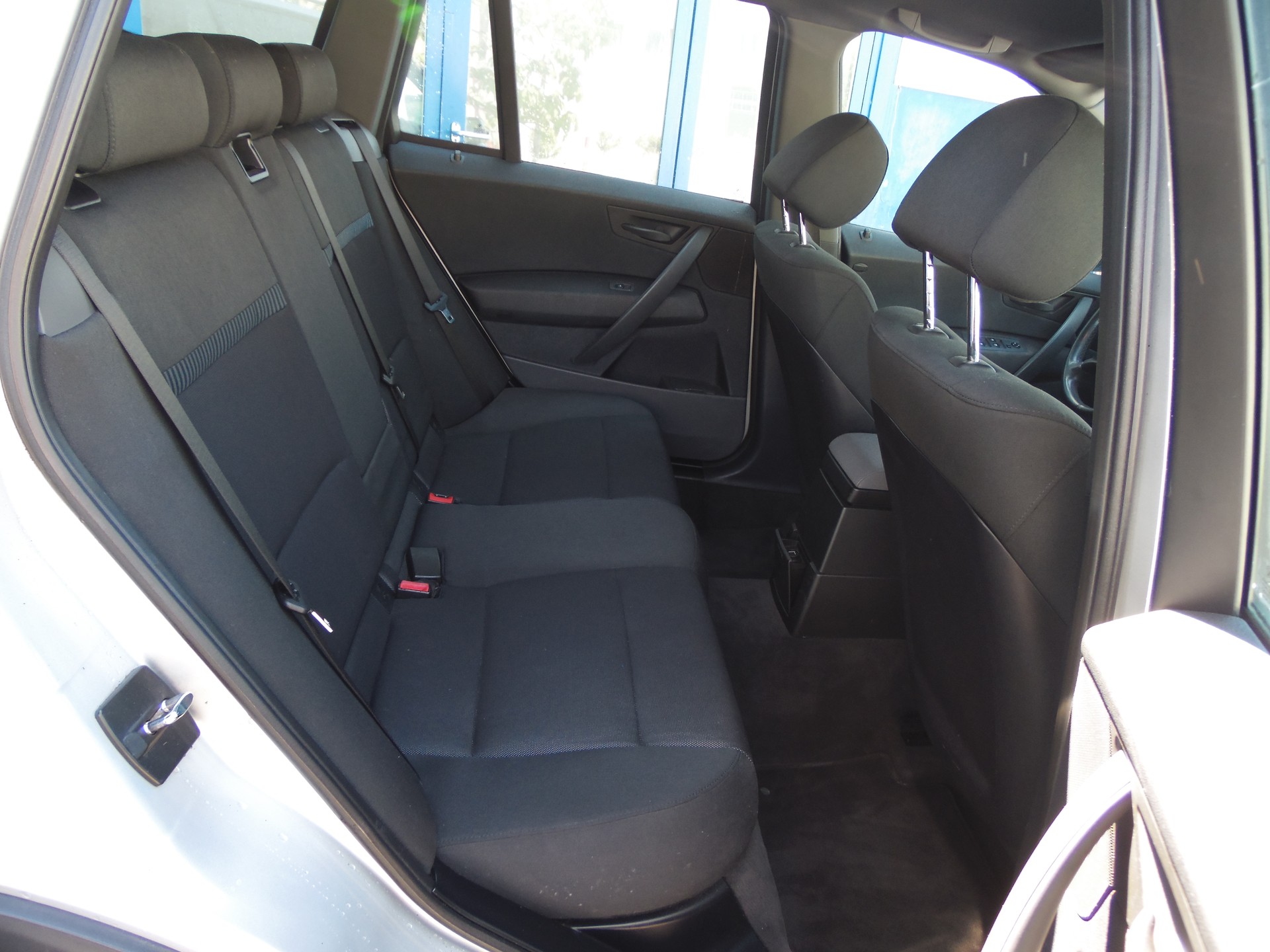 BMW X3 3.0i-image-8