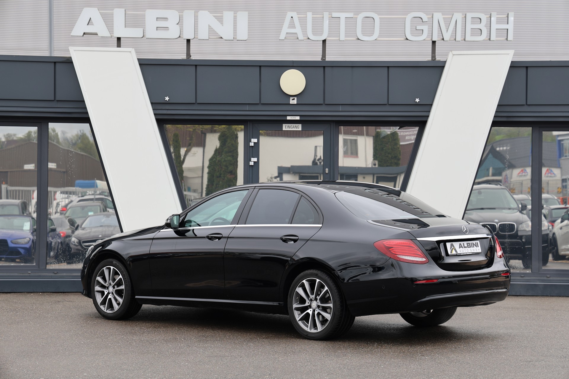 MERCEDES-BENZ E 220 d 9G-Tronic-image-2