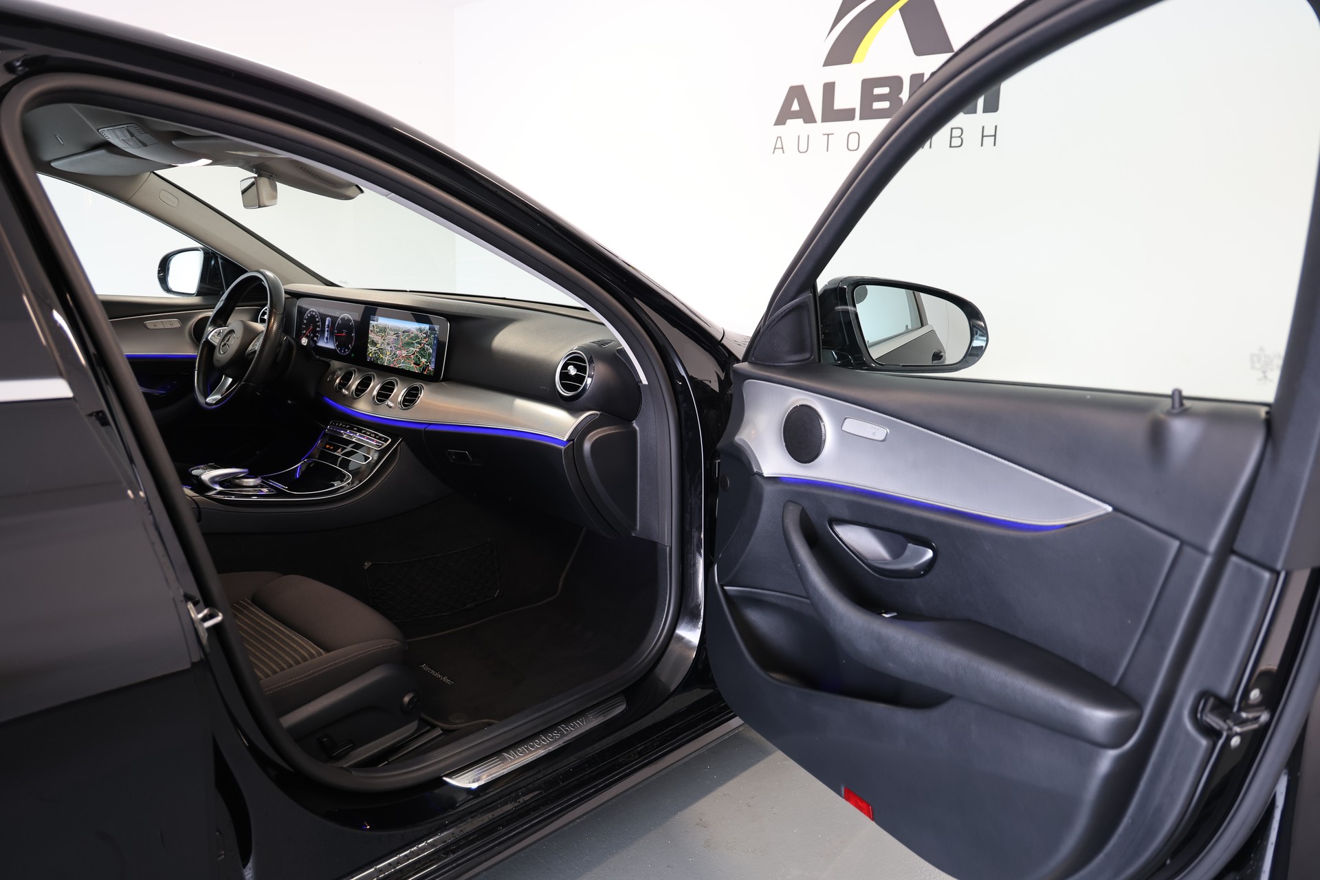 MERCEDES-BENZ E 220 d 9G-Tronic-image-10