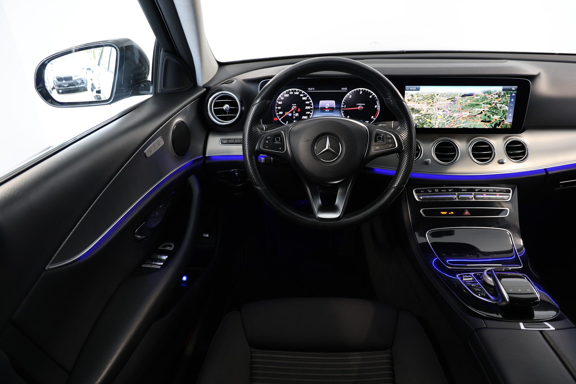 MERCEDES-BENZ E 220 d 9G-Tronic-image-8