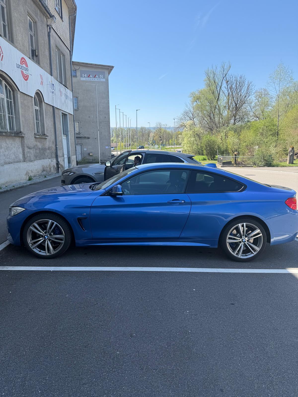 BMW 420d Coupé xDrive M Sport Steptronic-image-4