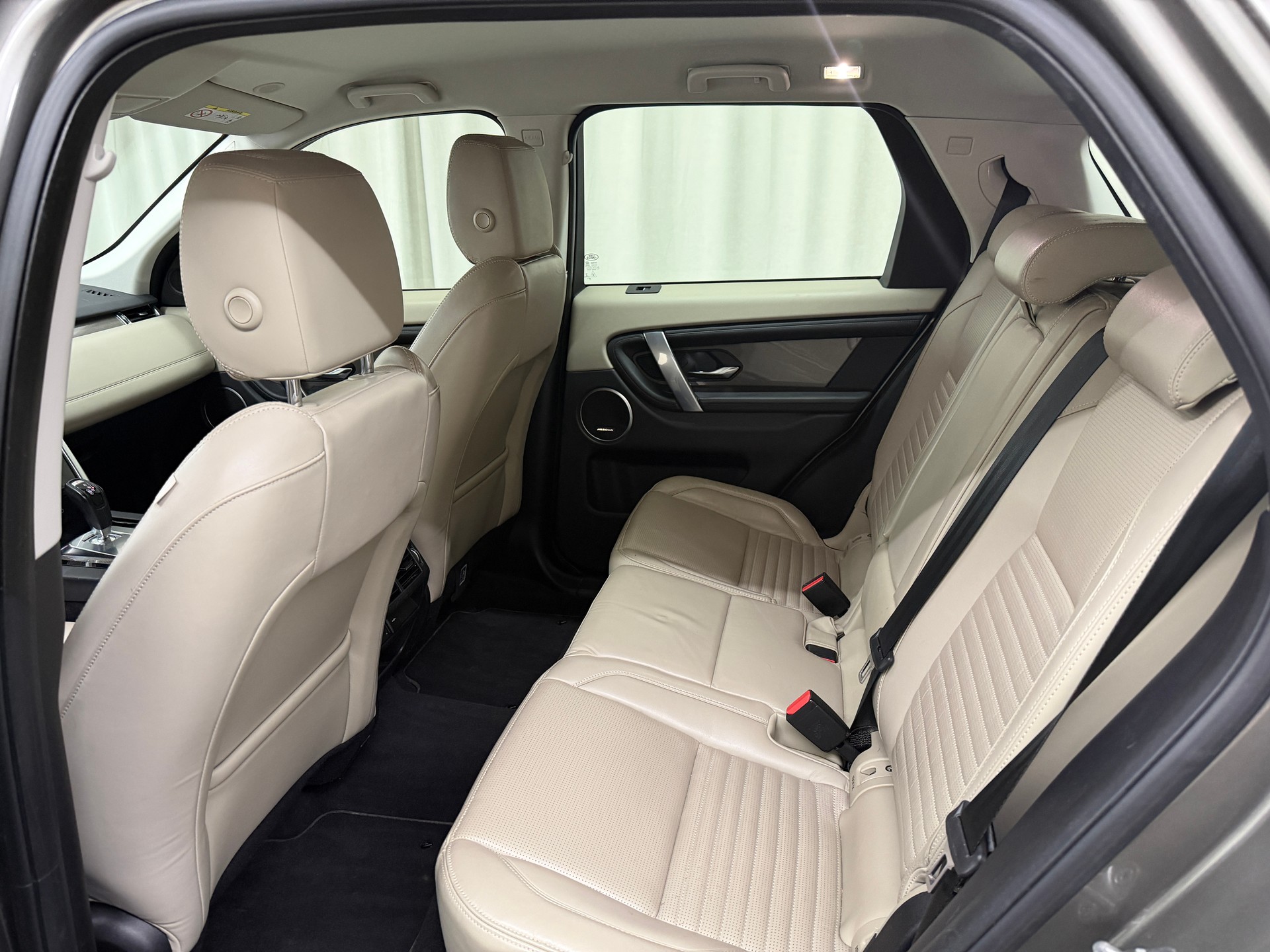 LAND ROVER Discovery Sport P300e 1.5 PHEV HSE AT8-image-7