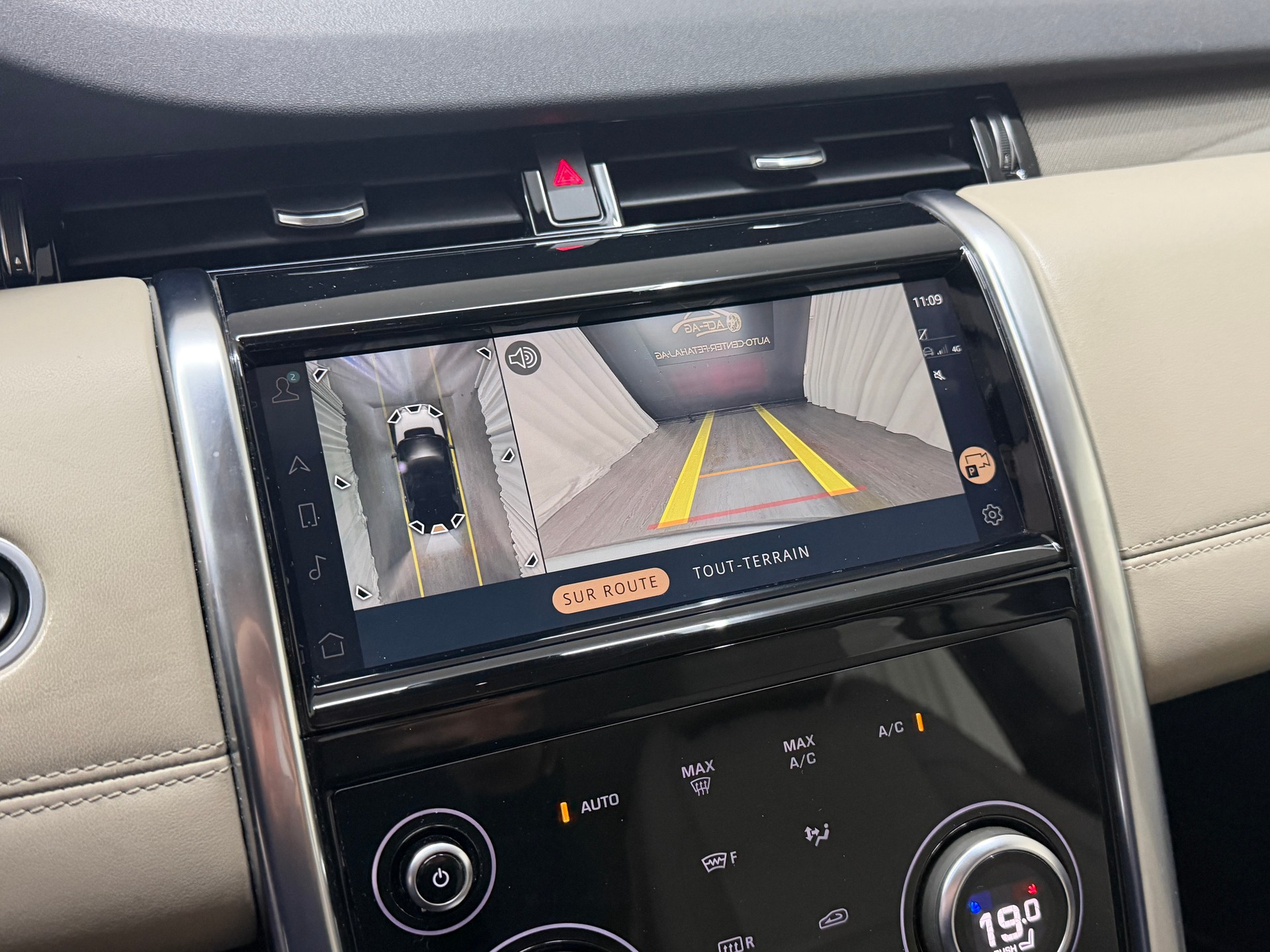 LAND ROVER Discovery Sport P300e 1.5 PHEV HSE AT8-image-15