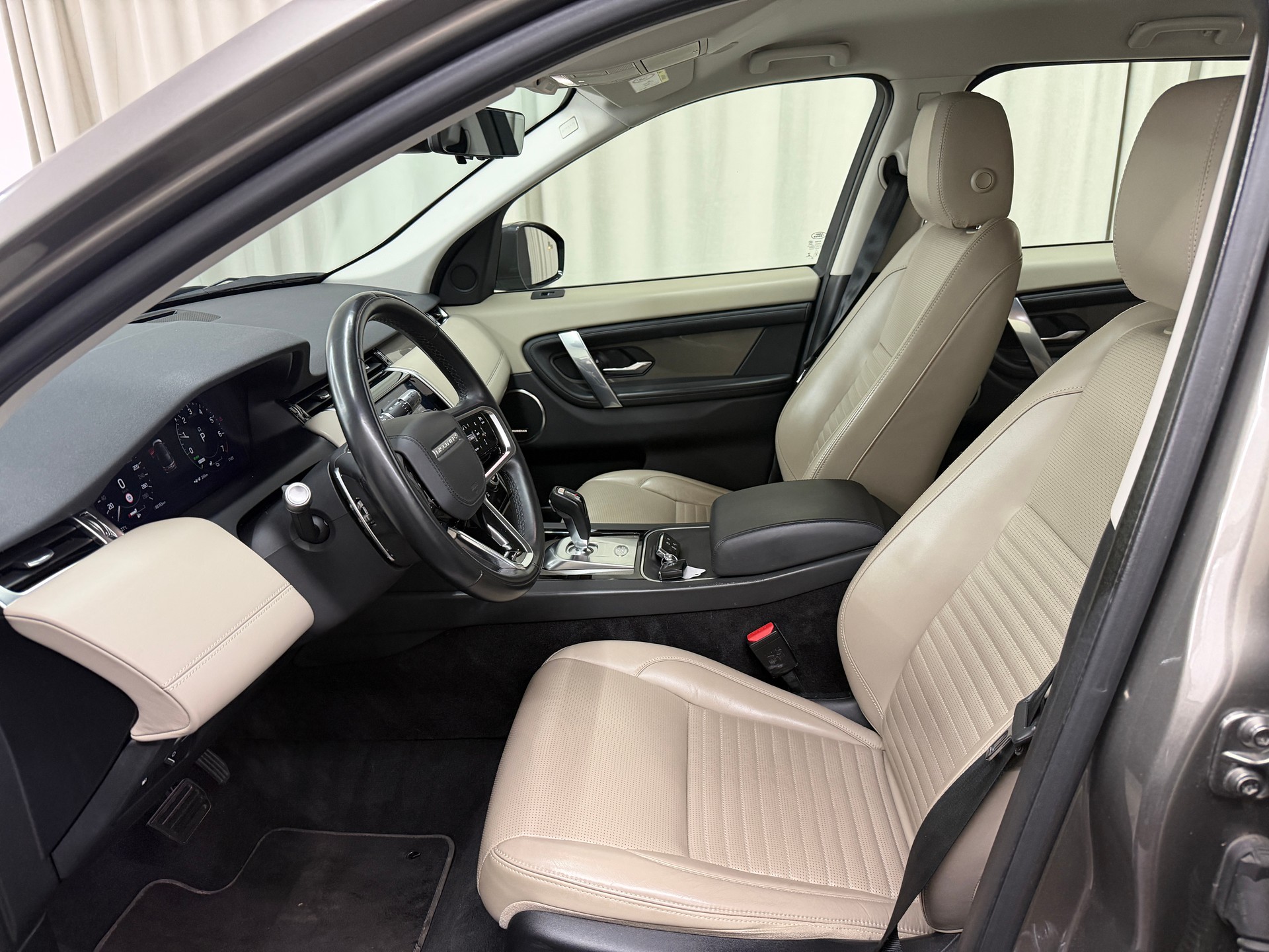 LAND ROVER Discovery Sport P300e 1.5 PHEV HSE AT8-image-6