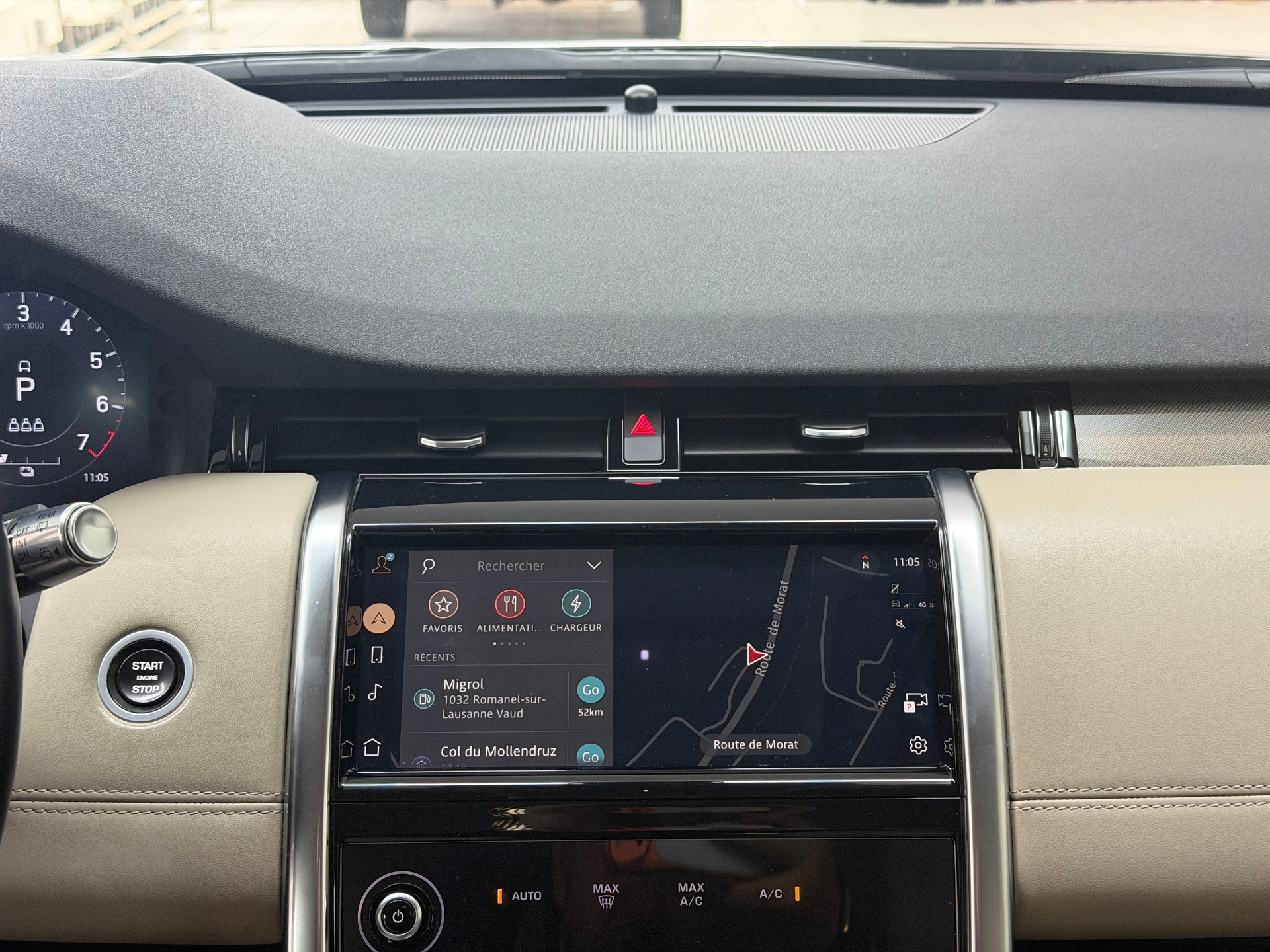 LAND ROVER Discovery Sport P300e 1.5 PHEV HSE AT8-image-9