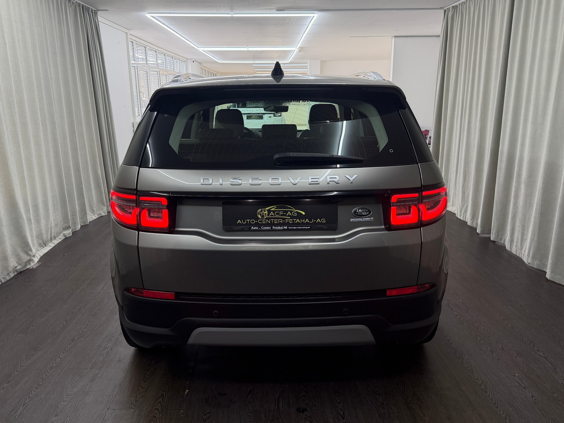 LAND ROVER Discovery Sport P300e 1.5 PHEV HSE AT8-image-3