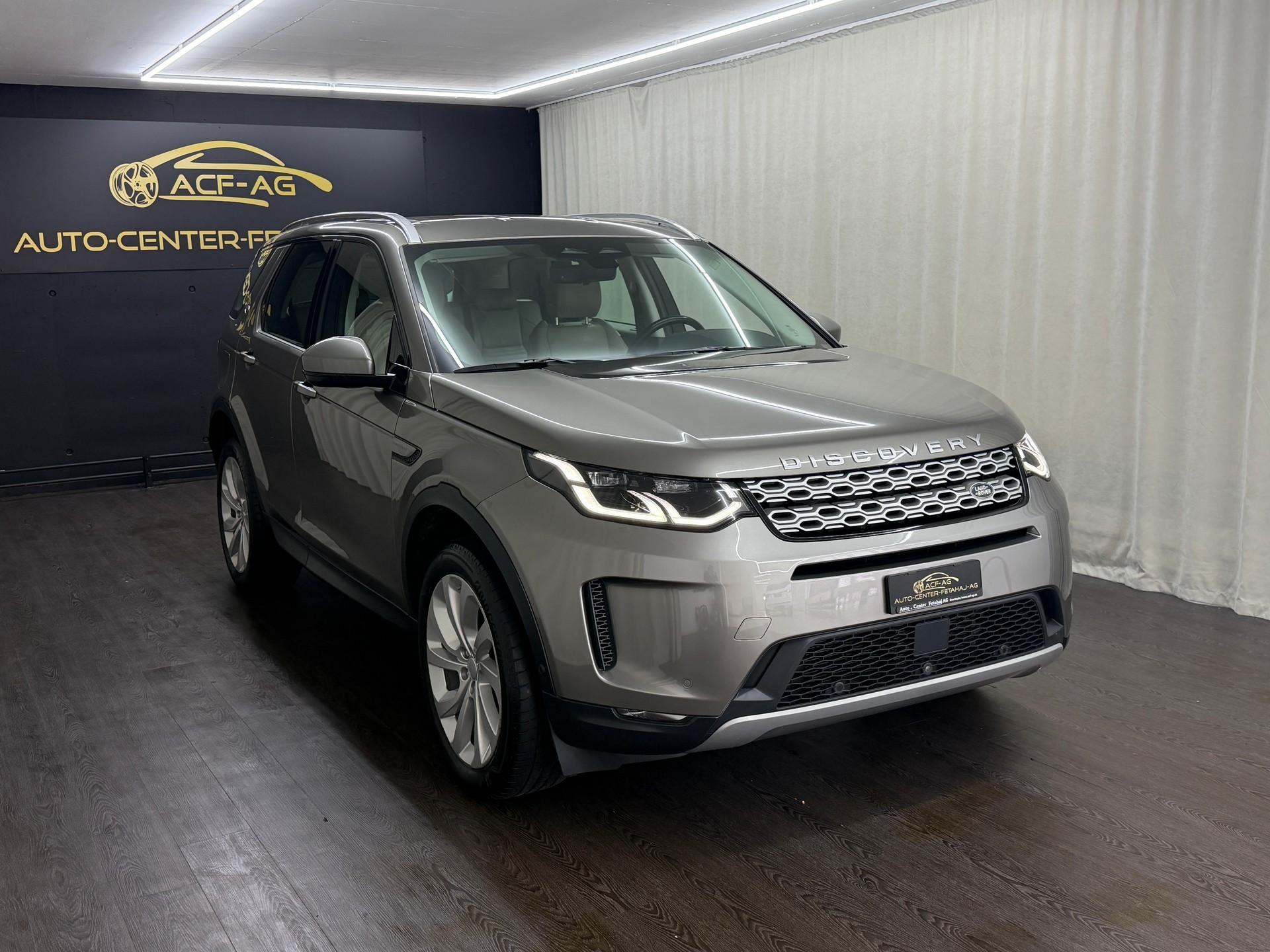 LAND ROVER Discovery Sport P300e 1.5 PHEV HSE AT8-image-2
