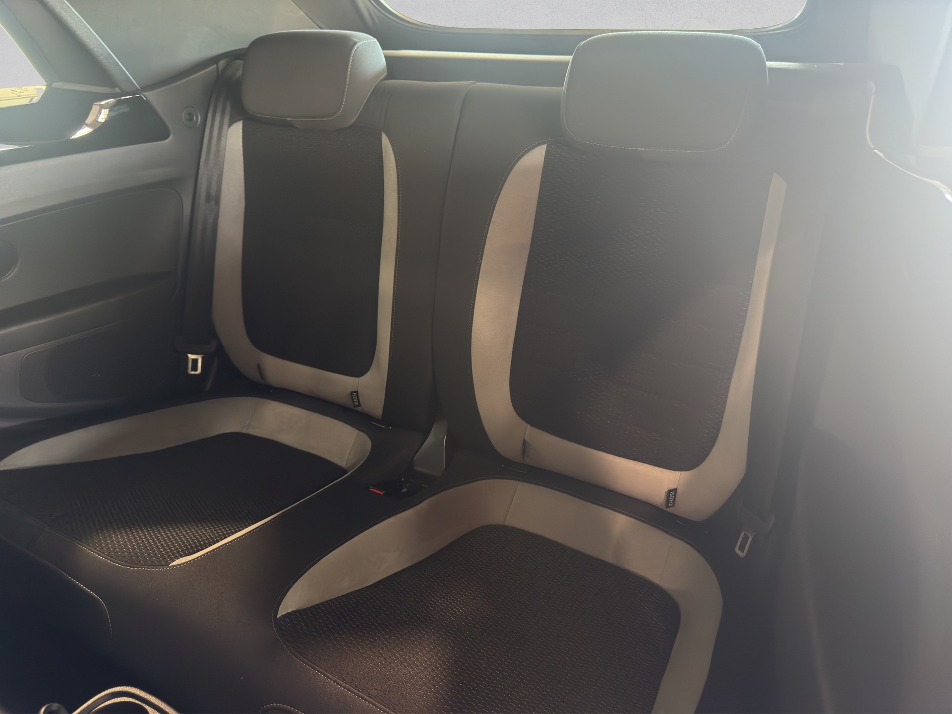 VW Beetle Cabrio 2.0 TSI Sport-image-12