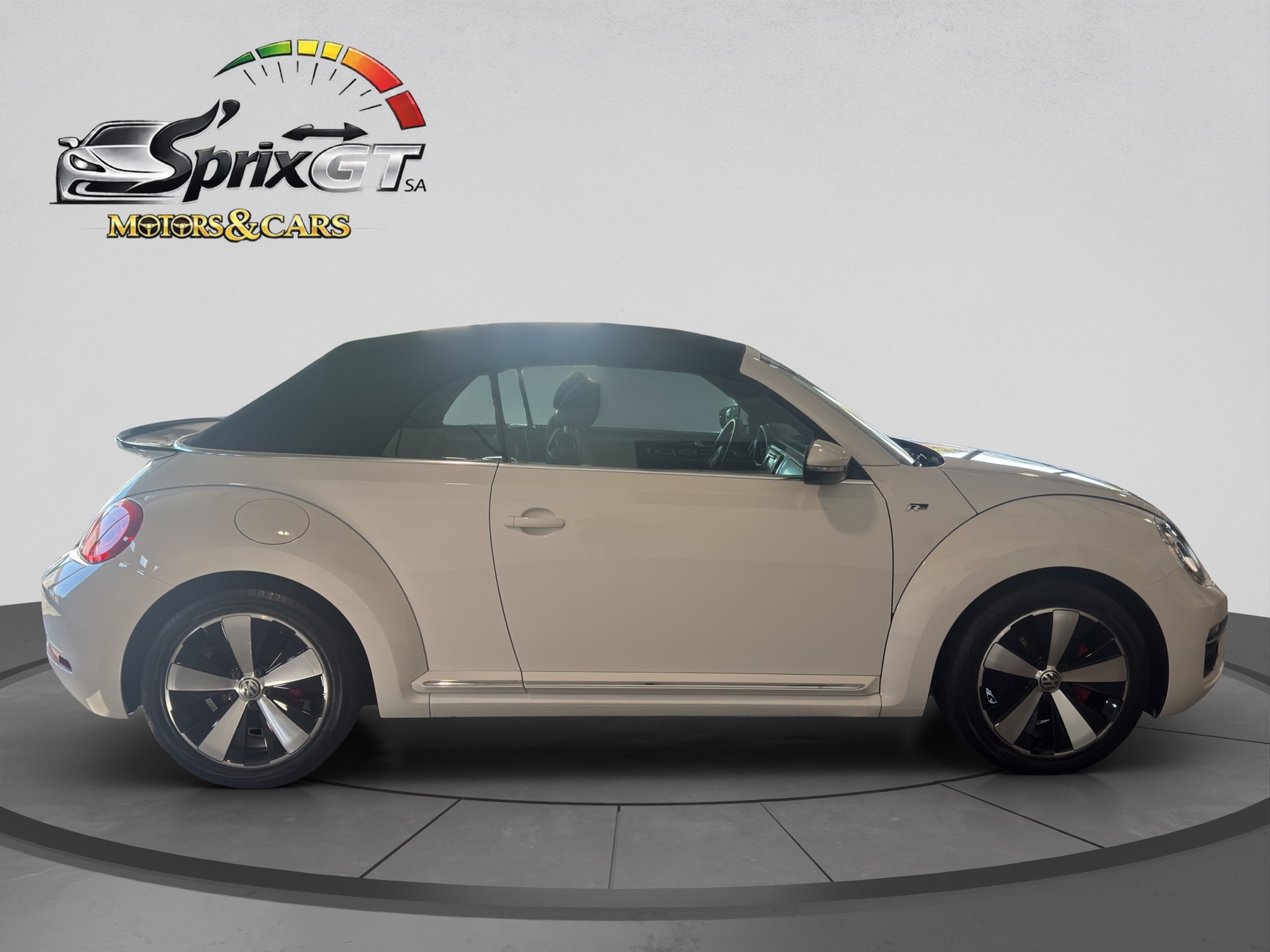 VW Beetle Cabrio 2.0 TSI Sport-image-5