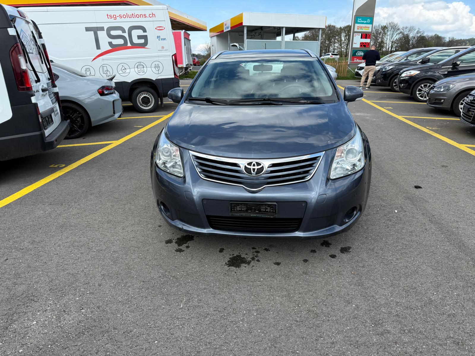 TOYOTA Avensis Sportswagon 1.8 Linea Terra-image-1