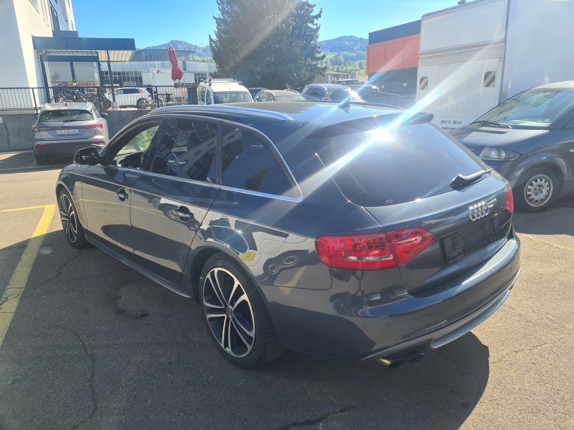 AUDI S4 Avant 3.0 TFSI quattro S-tronic-image-4