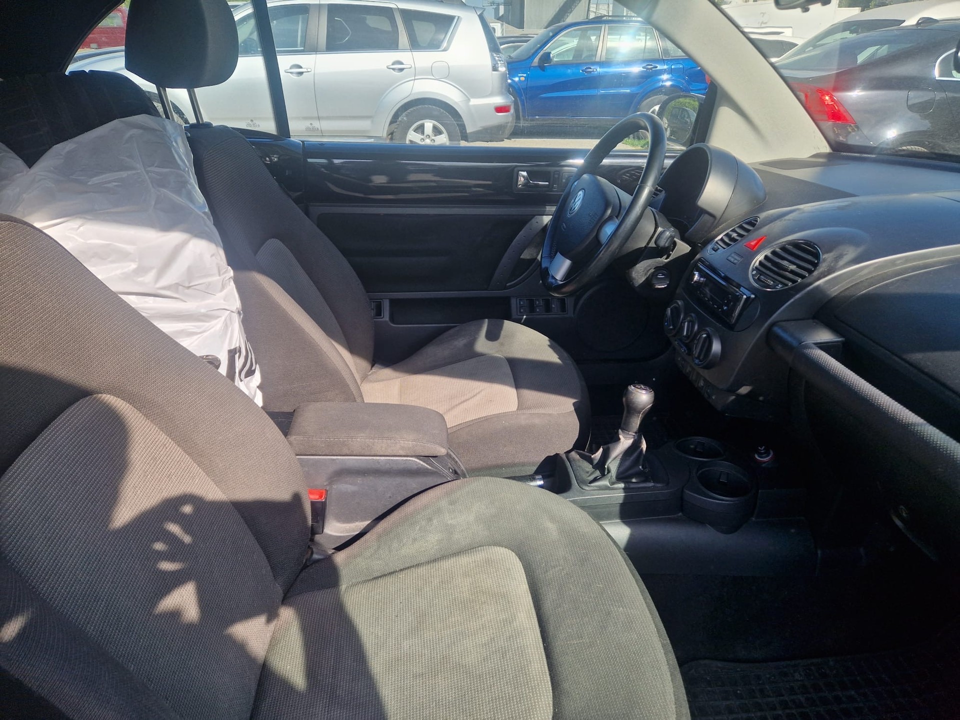 VW Beetle Cabrio 2.0-image-8