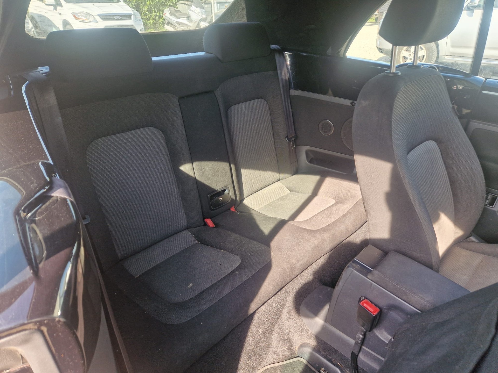 VW Beetle Cabrio 2.0-image-9