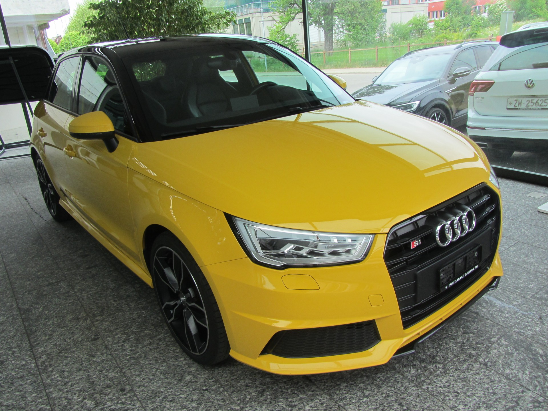 AUDI S1 Sportback 2.0 TFSI Sport quattro-image-1